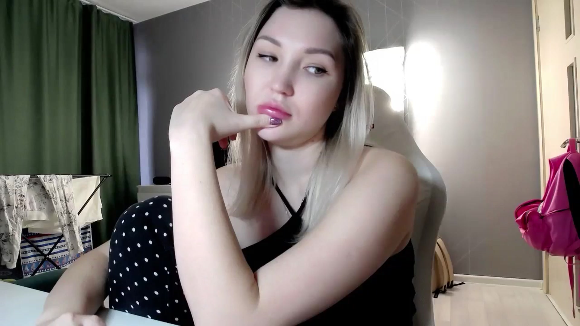 Gallery image thumbnail from Ashley_cutie_'s myfreecams stream on, 10/28/2024, 08:36 image 4 of 20
