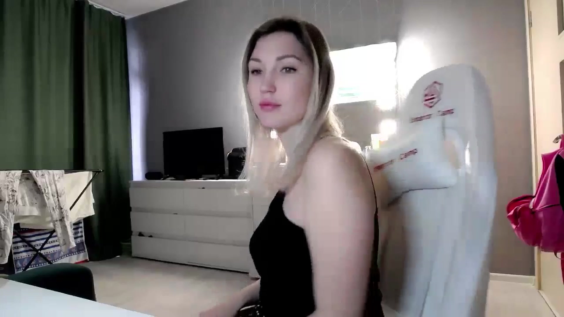 Gallery image thumbnail from Ashley_cutie_'s myfreecams stream on, 10/28/2024, 08:36 image 17 of 20
