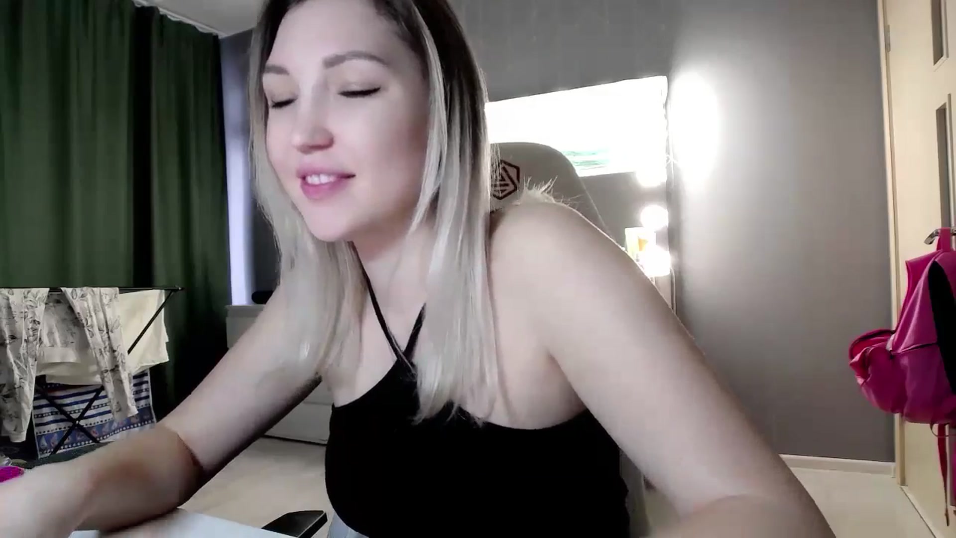 Gallery image thumbnail from Ashley_cutie_'s myfreecams stream on, 10/28/2024, 08:36 image 18 of 20