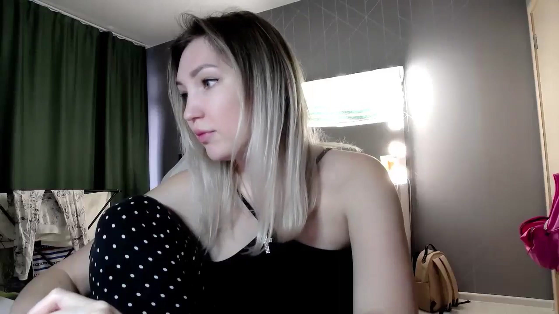 Gallery image thumbnail from Ashley_cutie_'s myfreecams stream on, 10/28/2024, 09:25 image 11 of 20