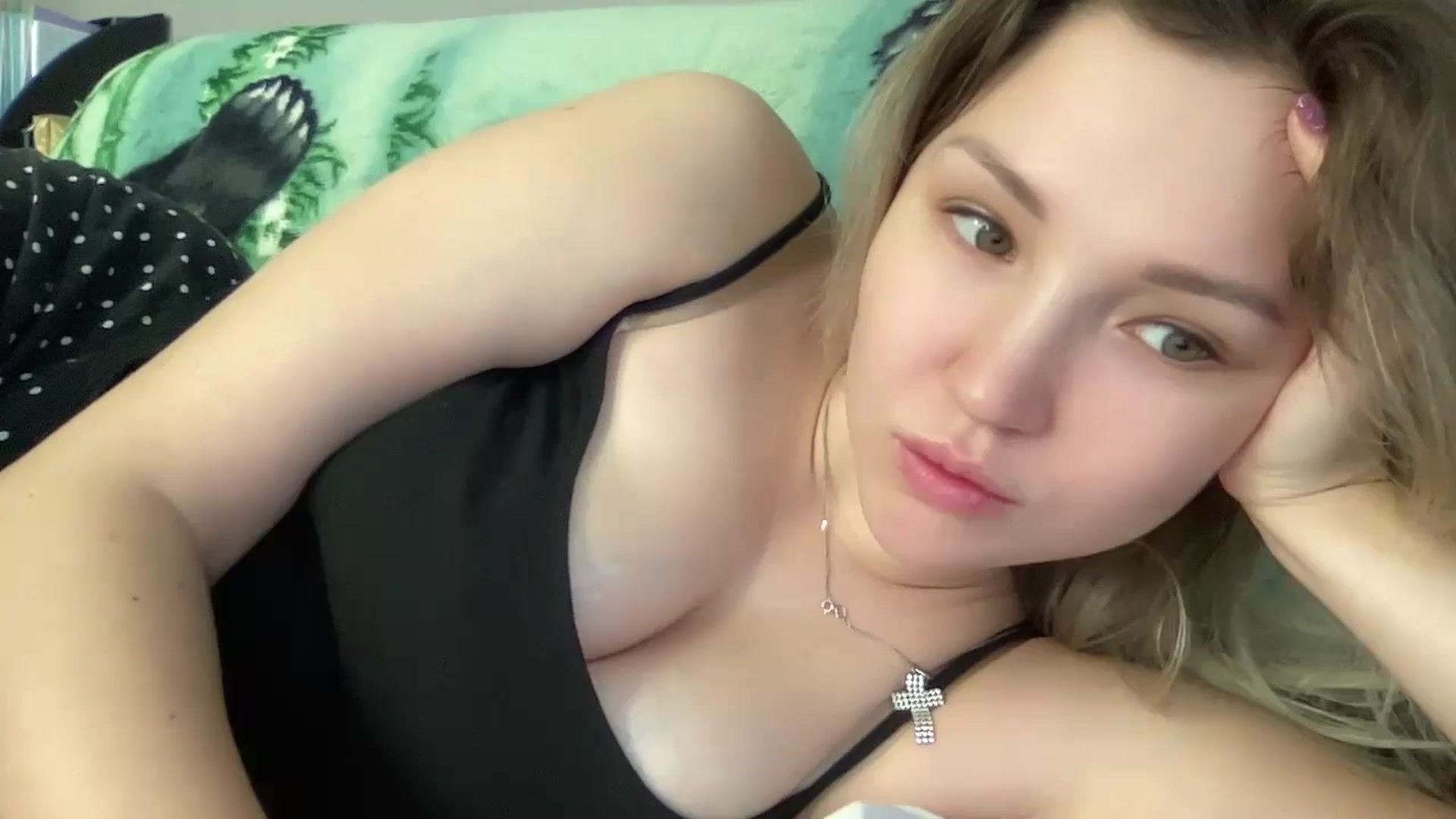 Gallery image thumbnail from Ashley_cutie_'s myfreecams stream on, 10/29/2024, 08:28 image 16 of 20