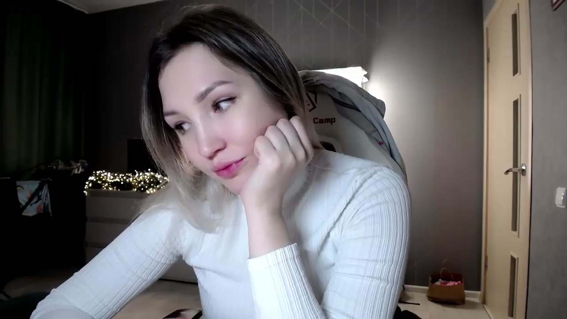 Gallery image thumbnail from Ashley_cutie_'s myfreecams stream on, 11/30/2024, 13:56 image 7 of 20