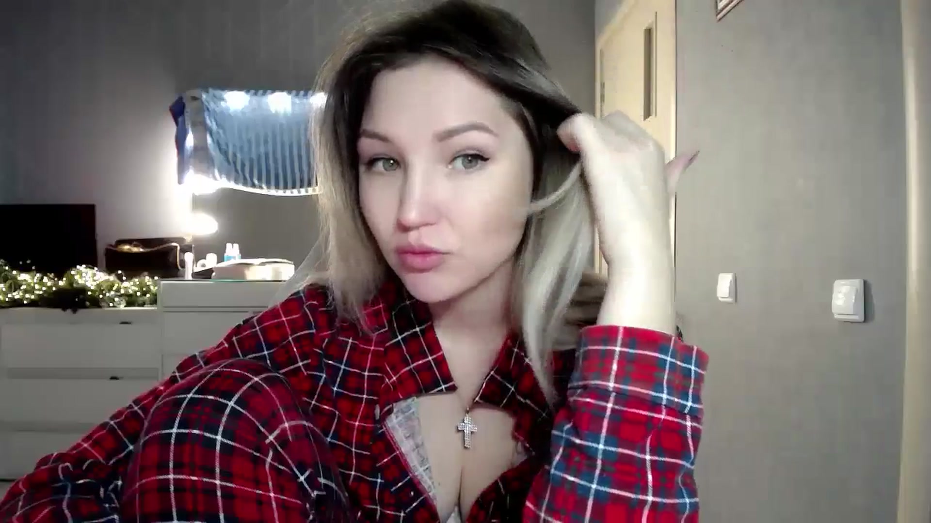 Gallery image thumbnail from Ashley_cutie_'s myfreecams stream on, 01/26/2025, 10:28 image 8 of 20