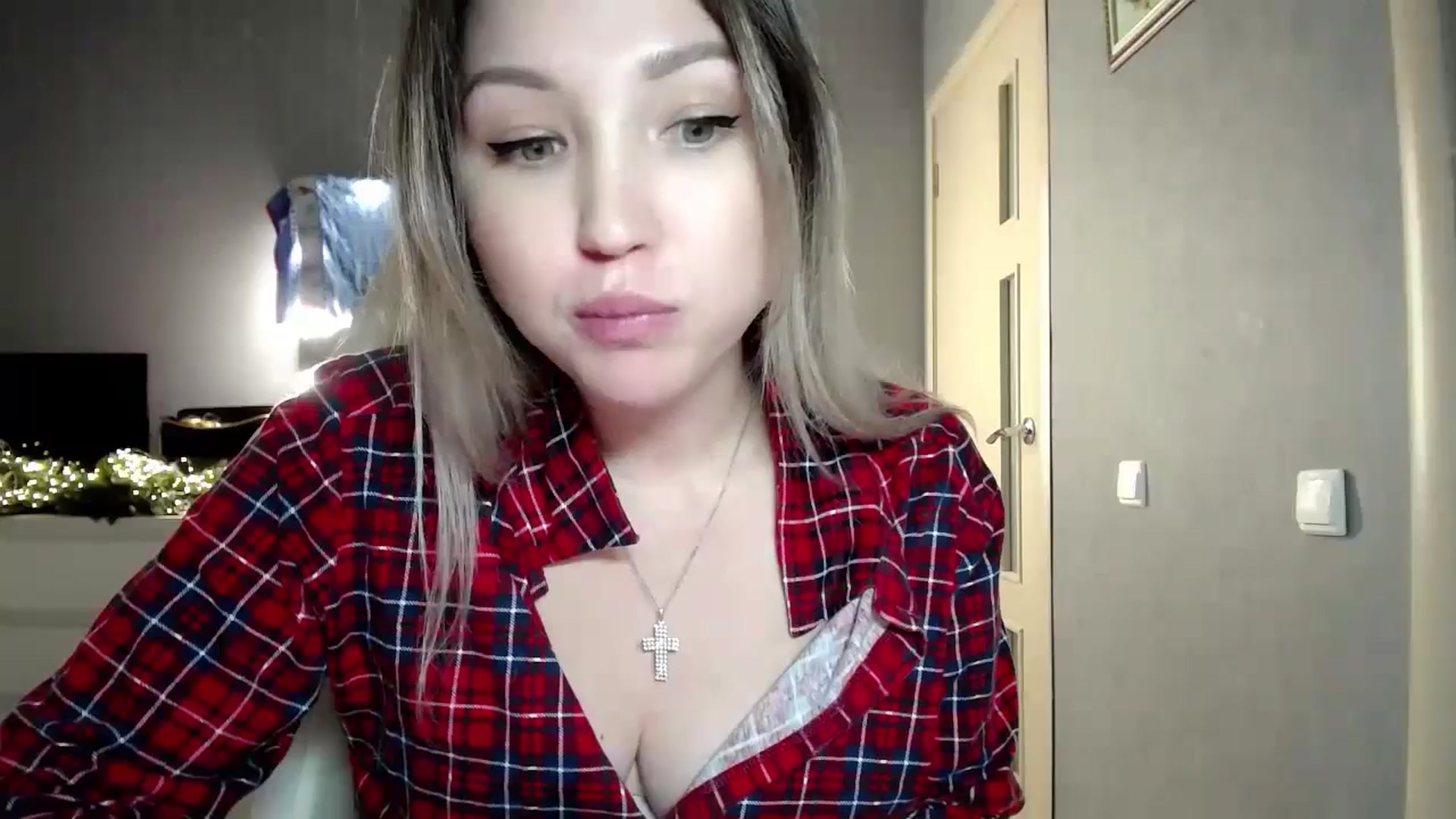 Gallery image thumbnail from Ashley_cutie_'s myfreecams stream on, 01/26/2025, 12:33 image 12 of 20