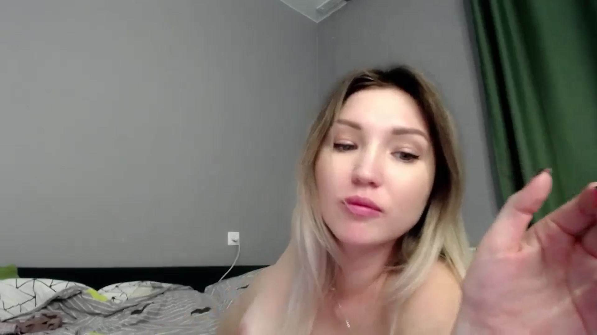 Gallery image thumbnail from Ashley_cutie_'s myfreecams stream on, 01/27/2025, 09:20 image 4 of 20