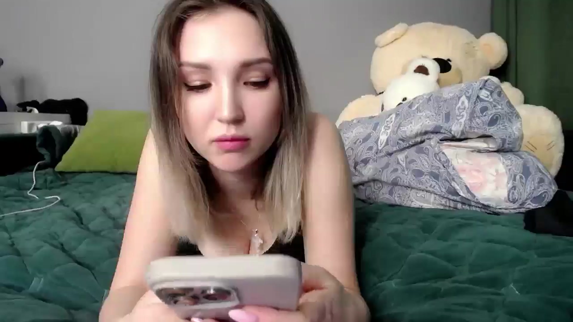 Gallery image thumbnail from Ashley_cutie_'s myfreecams stream on, 04/27/2025, 11:35 image 16 of 20