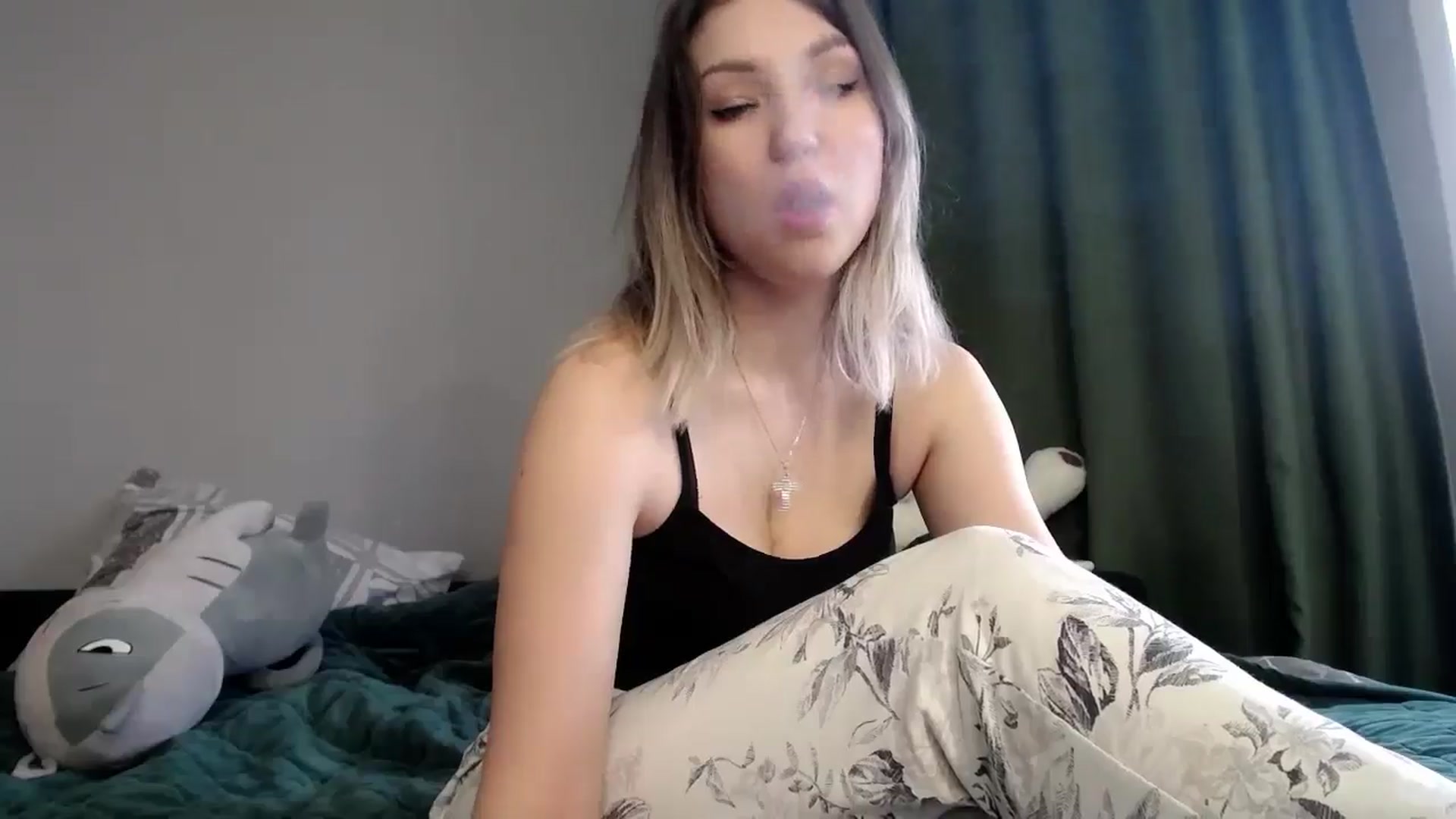 Gallery image thumbnail from Ashley_cutie_'s myfreecams stream on, 04/28/2025, 08:07 image 8 of 20