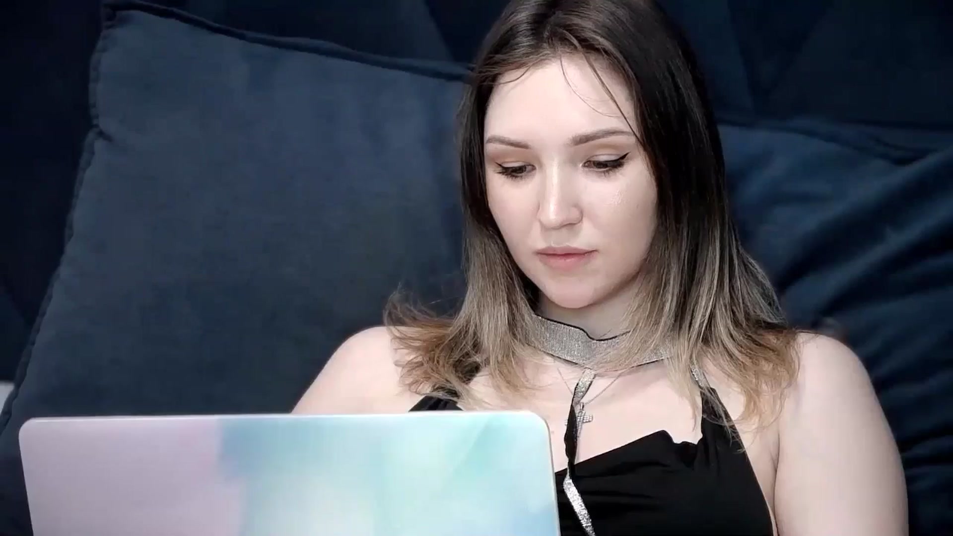 Gallery image thumbnail from Ashley_cutie_'s myfreecams stream on, 11/12/2025, 16:13 image 9 of 20
