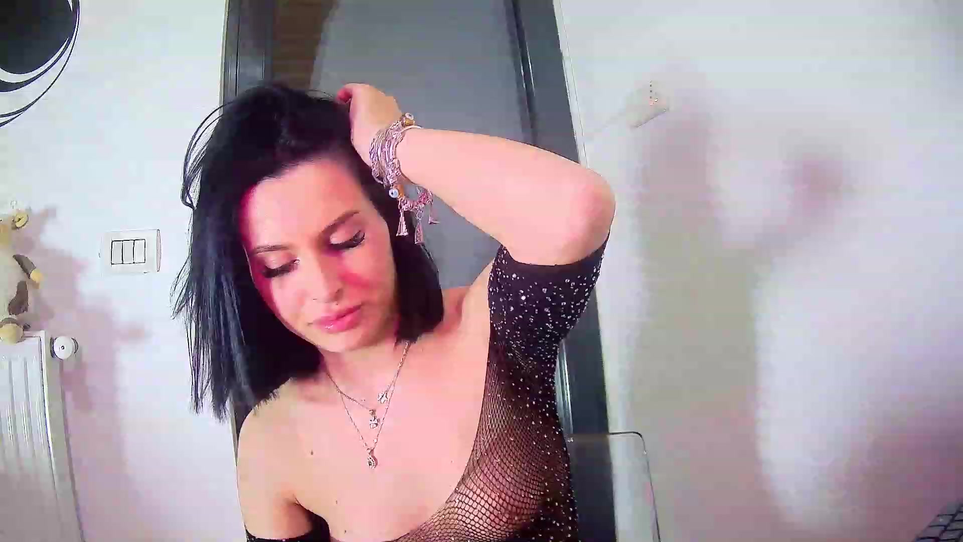 Gallery image thumbnail from Ashleystar9's myfreecams stream on, 01/06/2024, 23:14 image 8 of 20