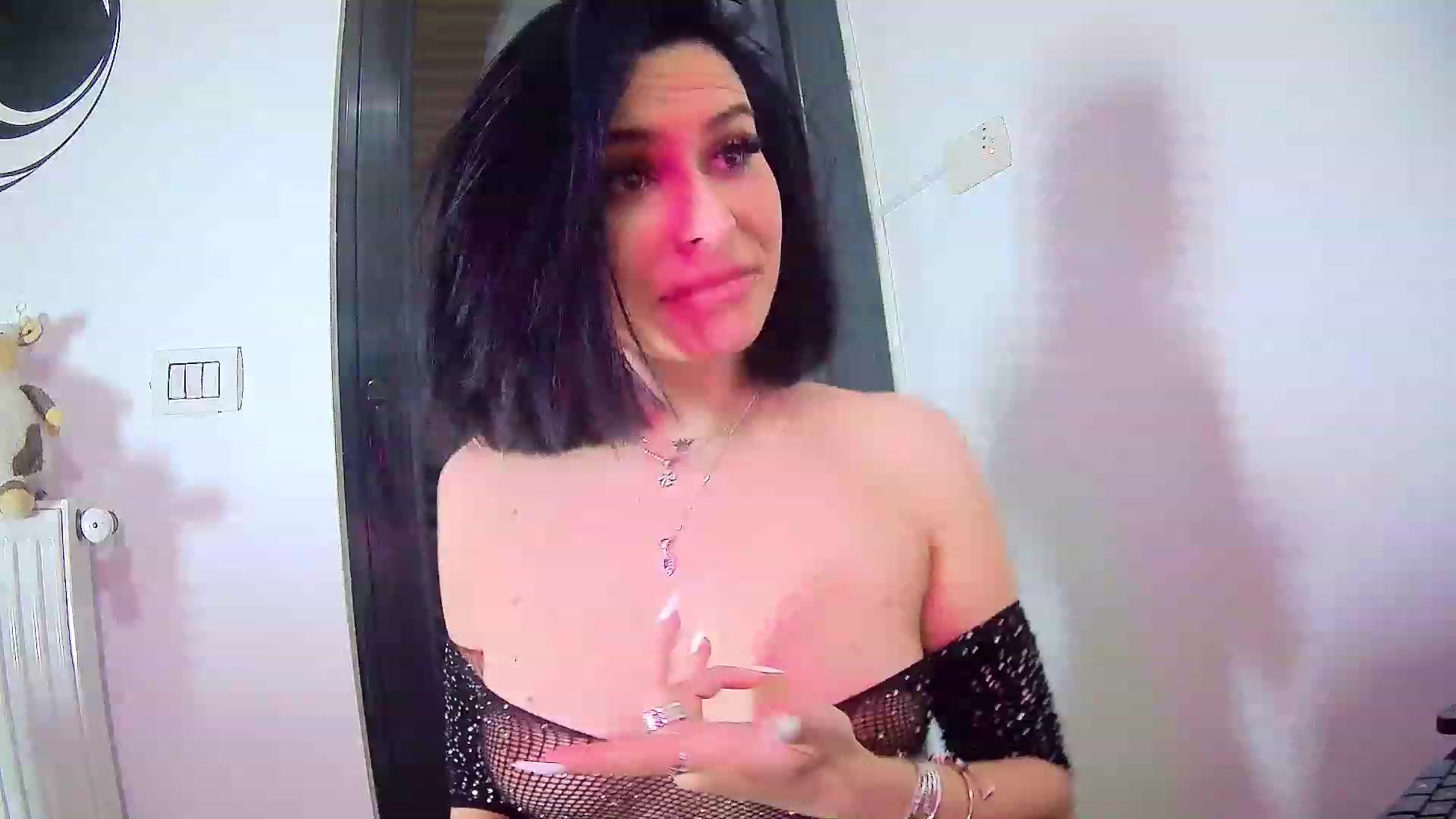 Gallery image thumbnail from Ashleystar9's myfreecams stream on, 01/06/2024, 23:14 image 1 of 20