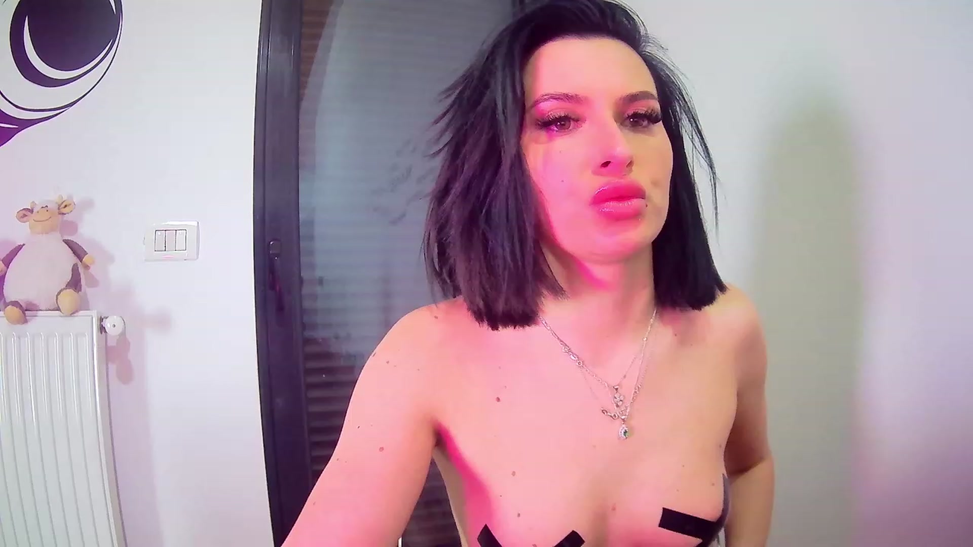 Gallery image thumbnail from Ashleystar9's myfreecams stream on, 01/08/2024, 20:51 image 10 of 20