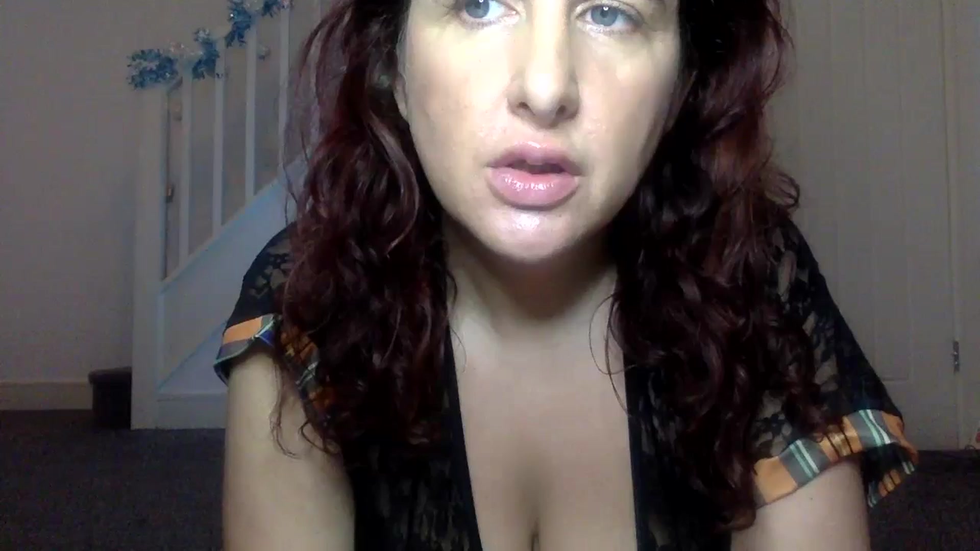 Gallery image thumbnail from AshleyyCoxx's myfreecams stream on, 12/16/2024, 09:35 image 10 of 20