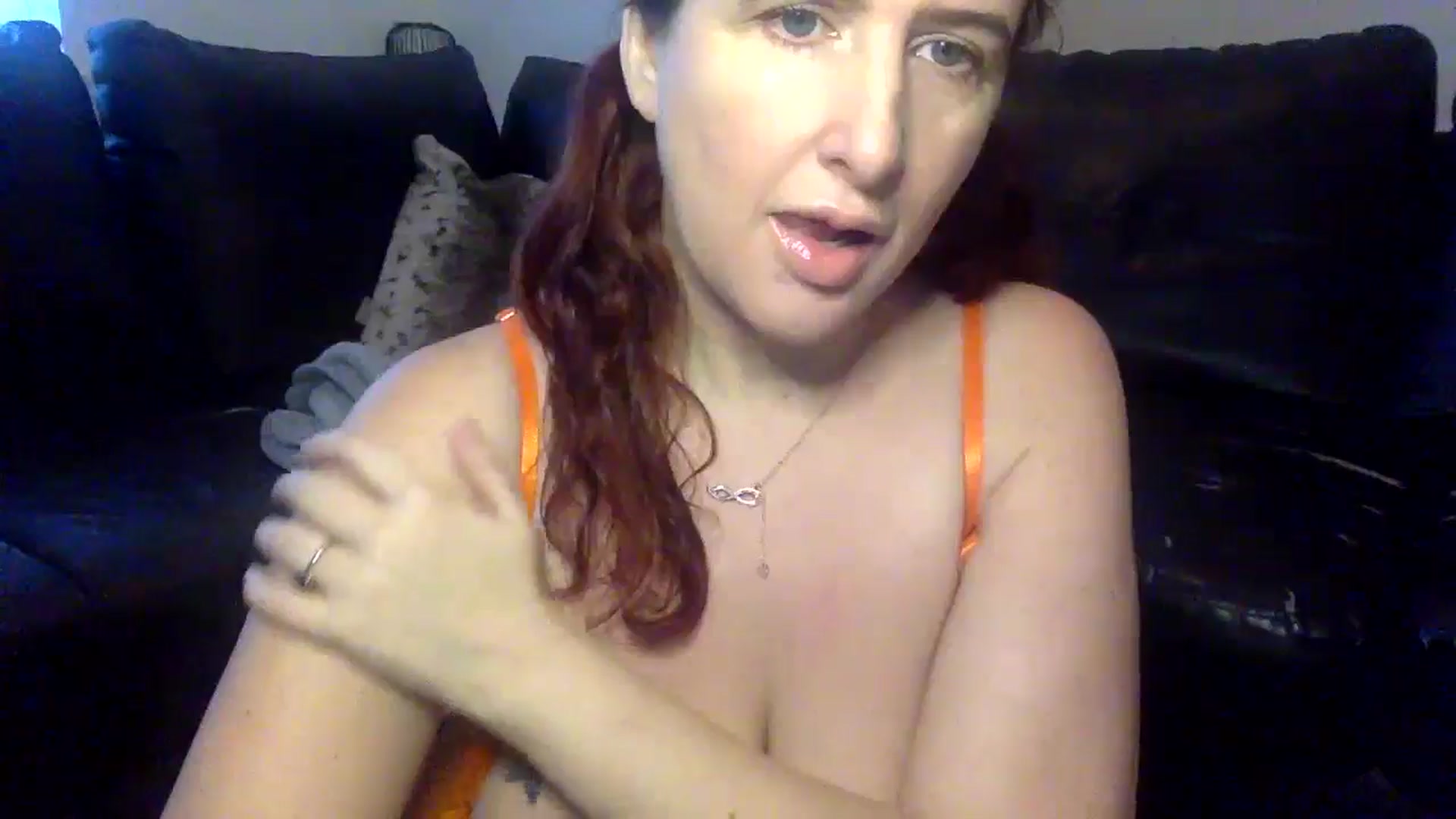 Gallery image thumbnail from AshleyyCoxx's myfreecams stream on, 01/07/2025, 10:04 image 11 of 20