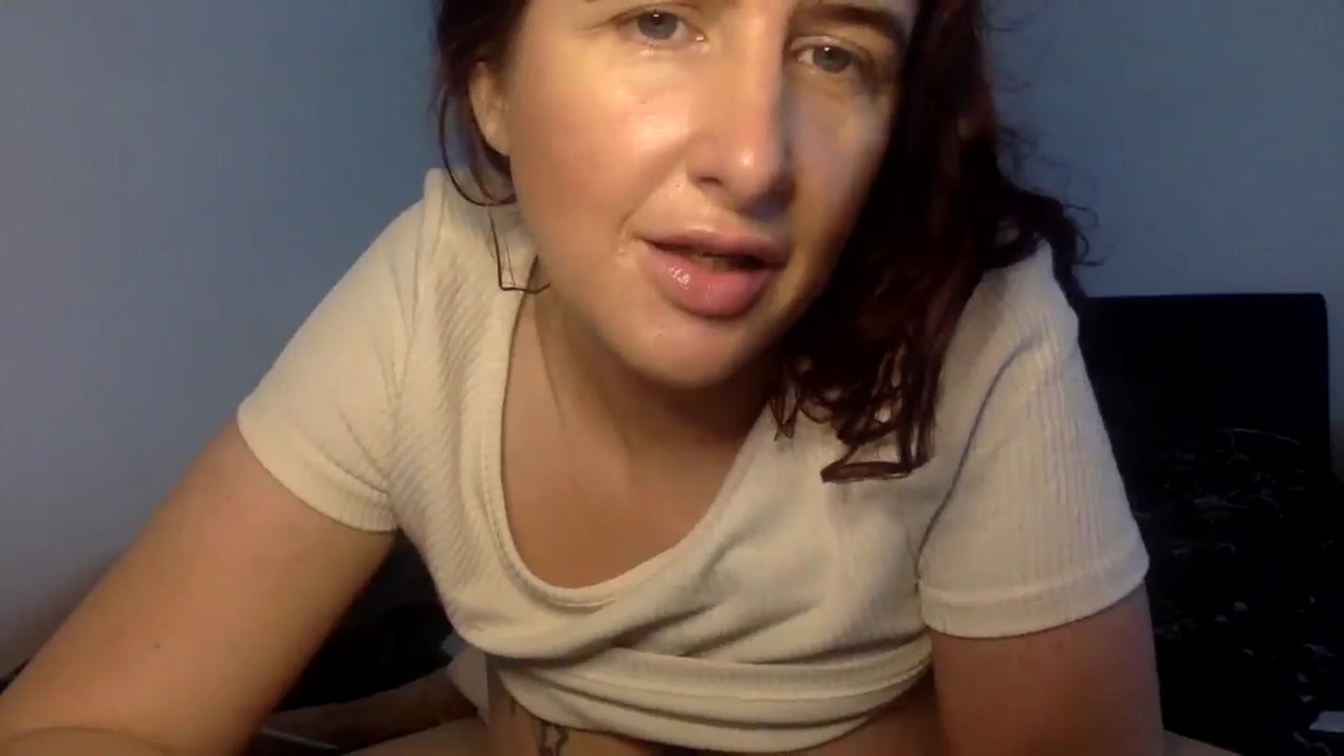 Gallery image thumbnail from AshleyyCoxx's myfreecams stream on, 01/16/2025, 11:56 image 9 of 20