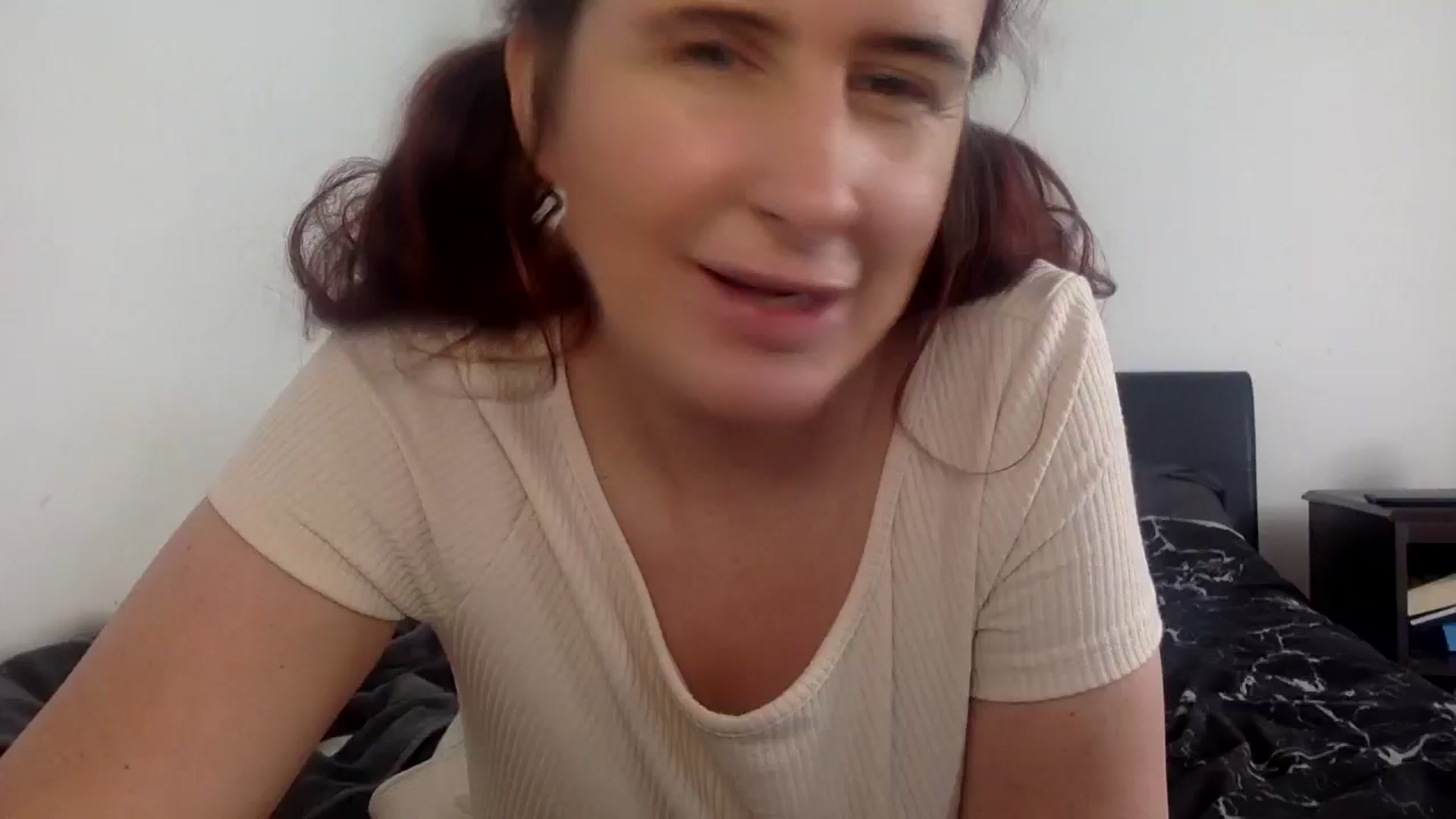 Gallery image thumbnail from AshleyyCoxx's myfreecams stream on, 01/16/2025, 12:49 image 12 of 20