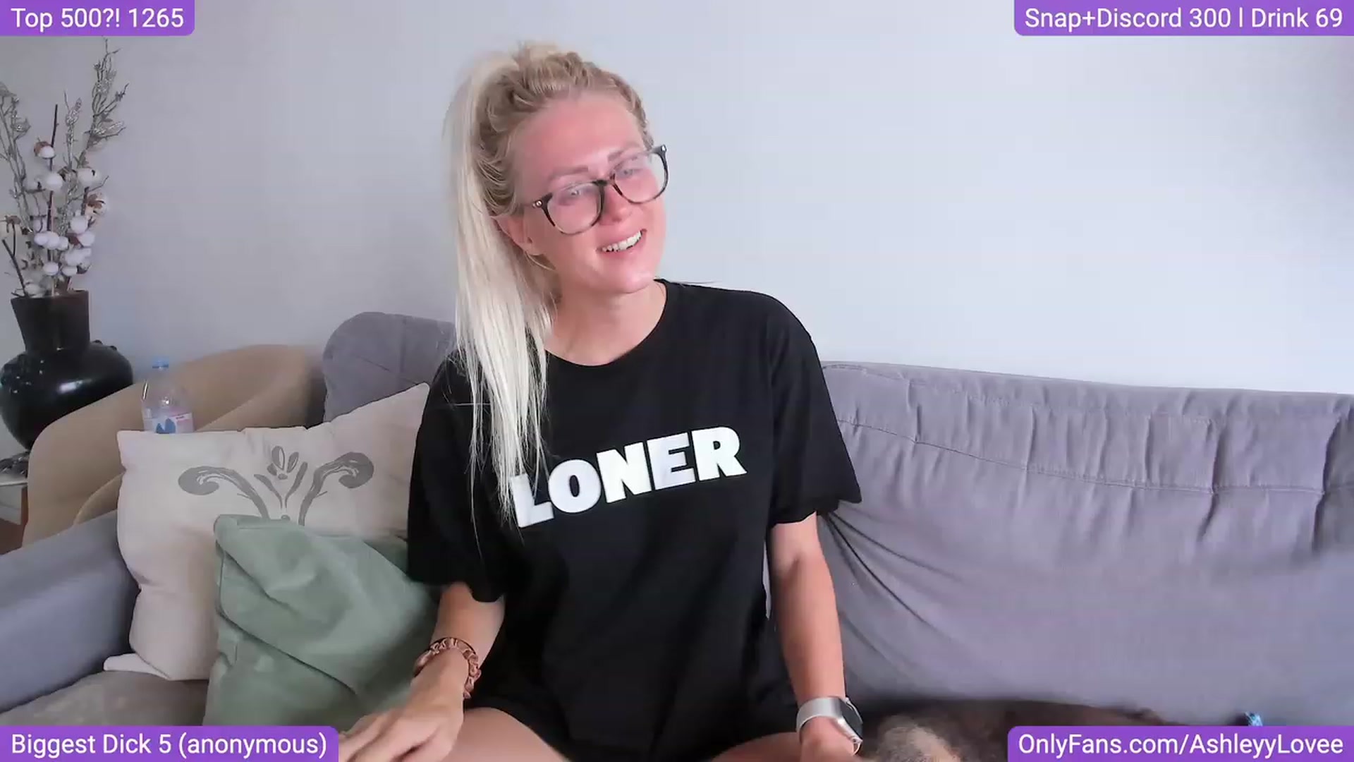 Gallery image thumbnail from AshleyyLovee's myfreecams stream on, 08/19/2023, 11:23 image 7 of 20