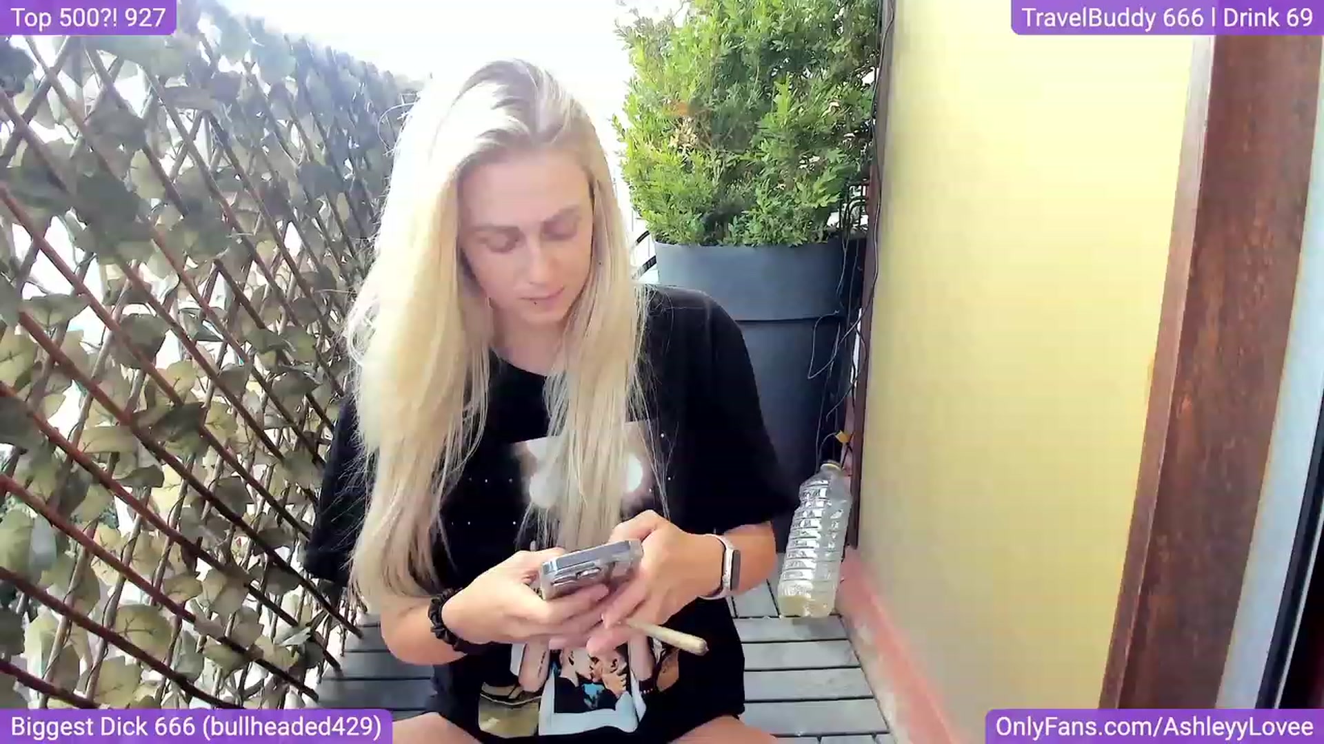 Gallery image thumbnail from AshleyyLovee's myfreecams stream on, 08/30/2023, 12:34 image 15 of 20