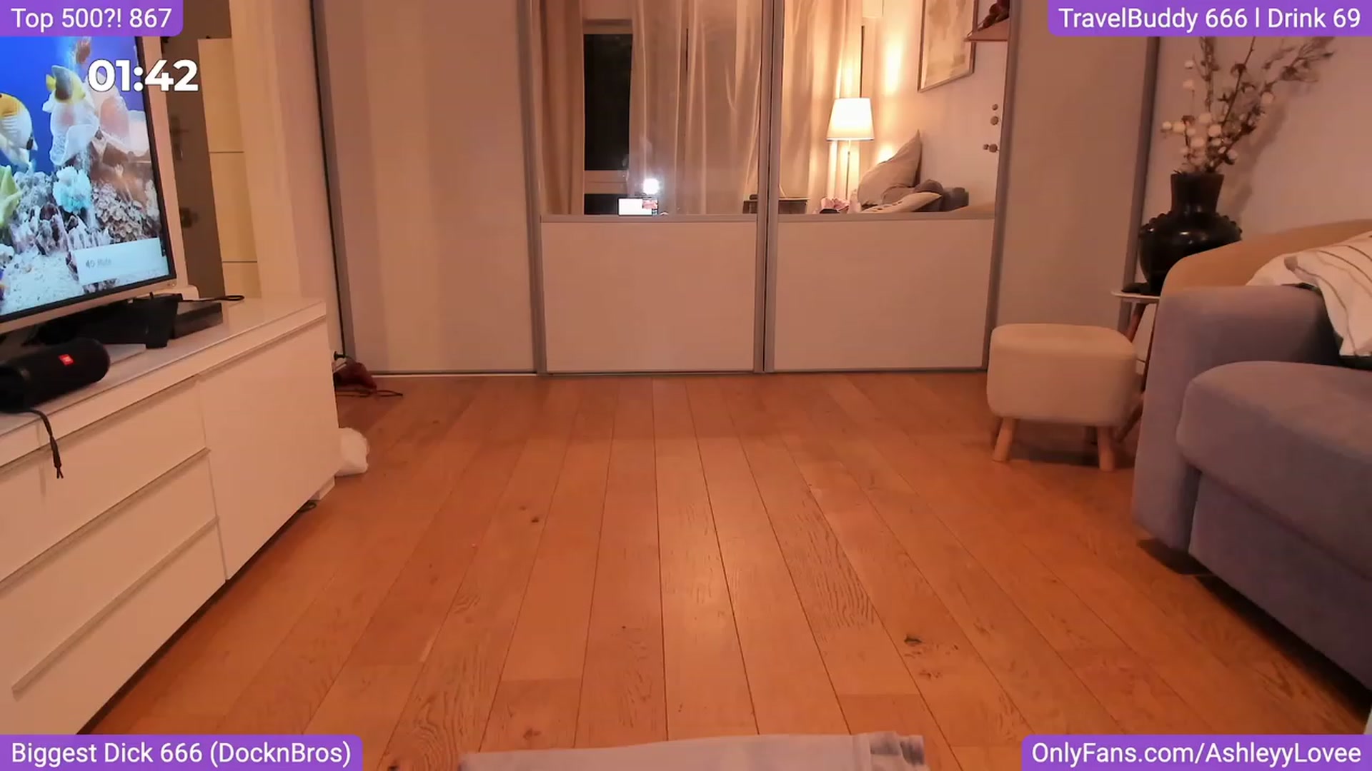 Gallery image thumbnail from AshleyyLovee's myfreecams stream on, 08/31/2023, 21:47 image 3 of 20