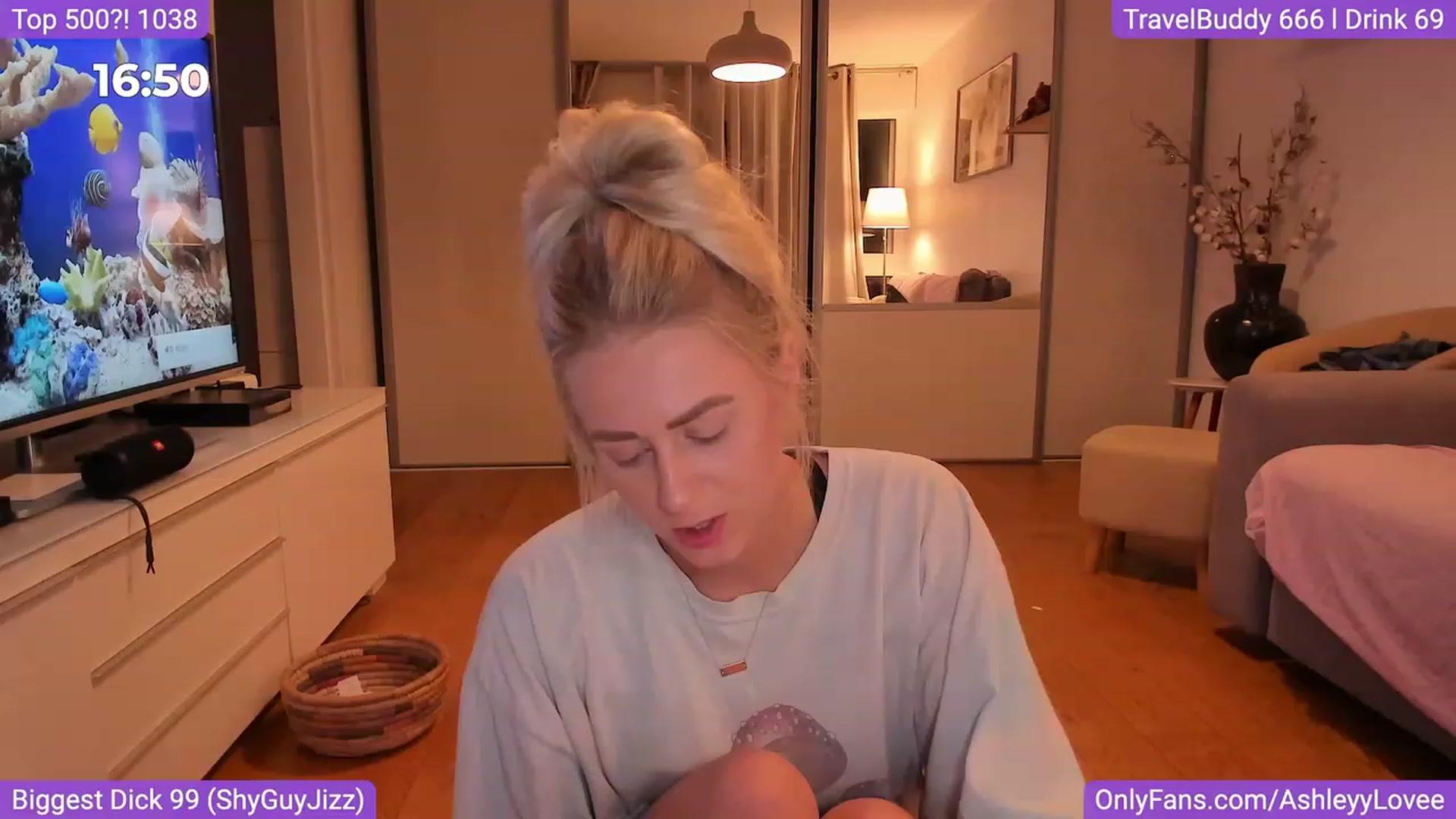 Gallery image thumbnail from AshleyyLovee's myfreecams stream on, 09/01/2023, 20:35 image 18 of 20