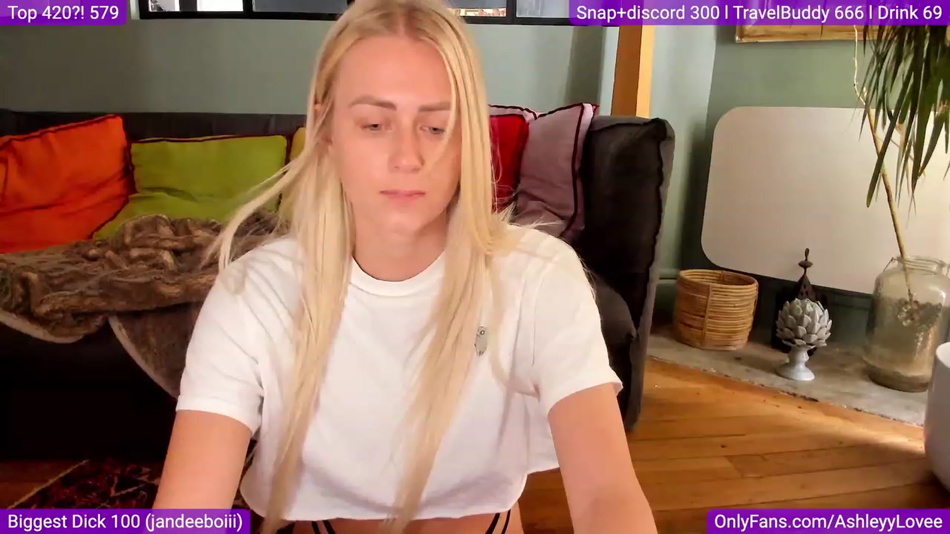 Gallery image thumbnail from AshleyyLovee's myfreecams stream on, 09/18/2023, 11:03 image 13 of 20