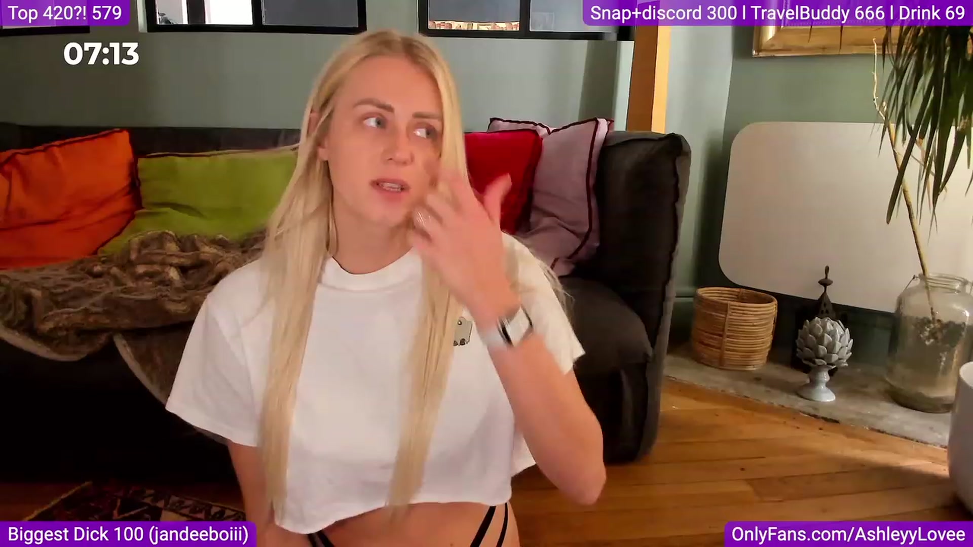 Gallery image thumbnail from AshleyyLovee's myfreecams stream on, 09/18/2023, 11:03 image 17 of 20