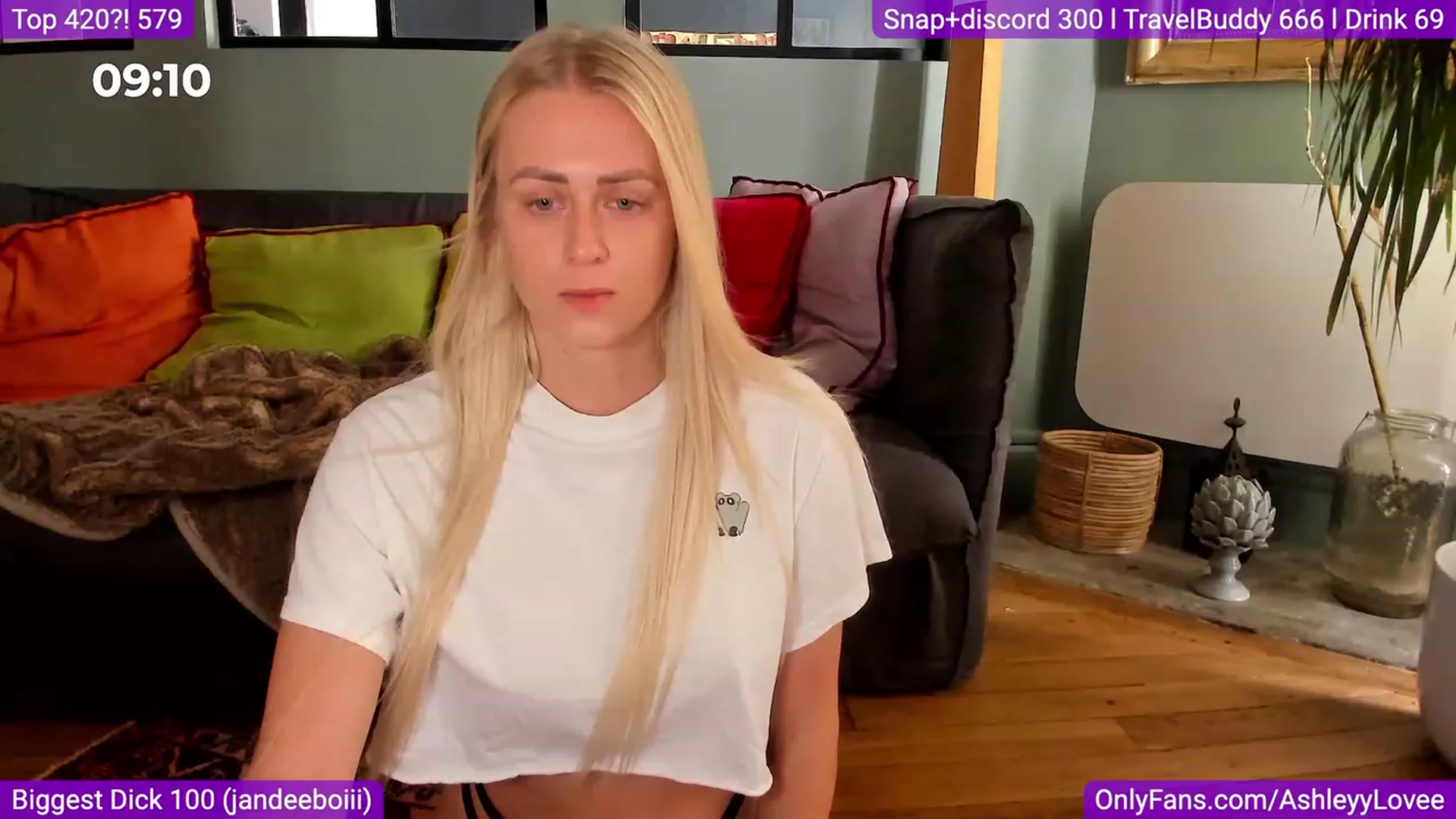 Gallery image thumbnail from AshleyyLovee's myfreecams stream on, 09/18/2023, 11:03 image 16 of 20