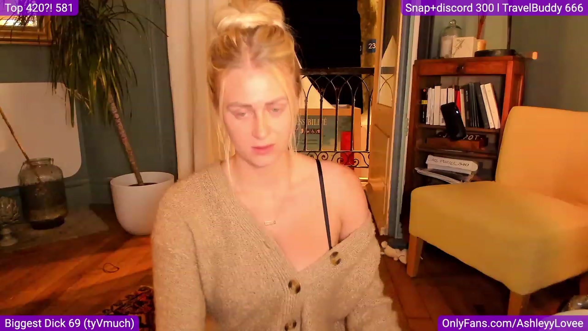 Gallery image thumbnail from AshleyyLovee's myfreecams stream on, 09/19/2023, 20:26 image 16 of 20