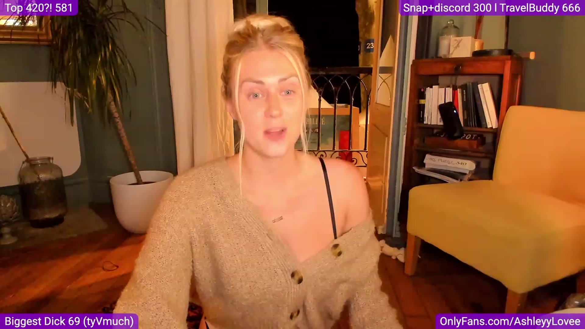 Gallery image thumbnail from AshleyyLovee's myfreecams stream on, 09/19/2023, 20:26 image 18 of 20