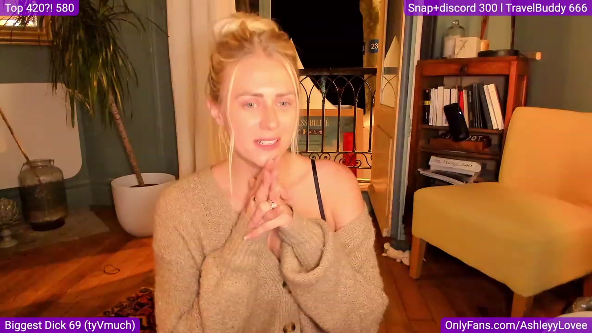 Gallery image thumbnail from AshleyyLovee's myfreecams stream on, 09/19/2023, 20:26 image 15 of 20