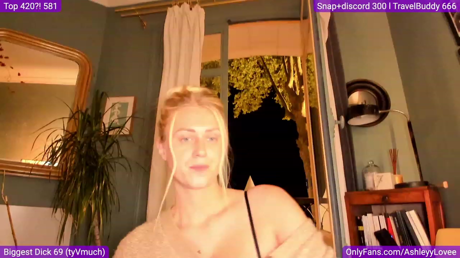 Gallery image thumbnail from AshleyyLovee's myfreecams stream on, 09/19/2023, 20:26 image 3 of 20