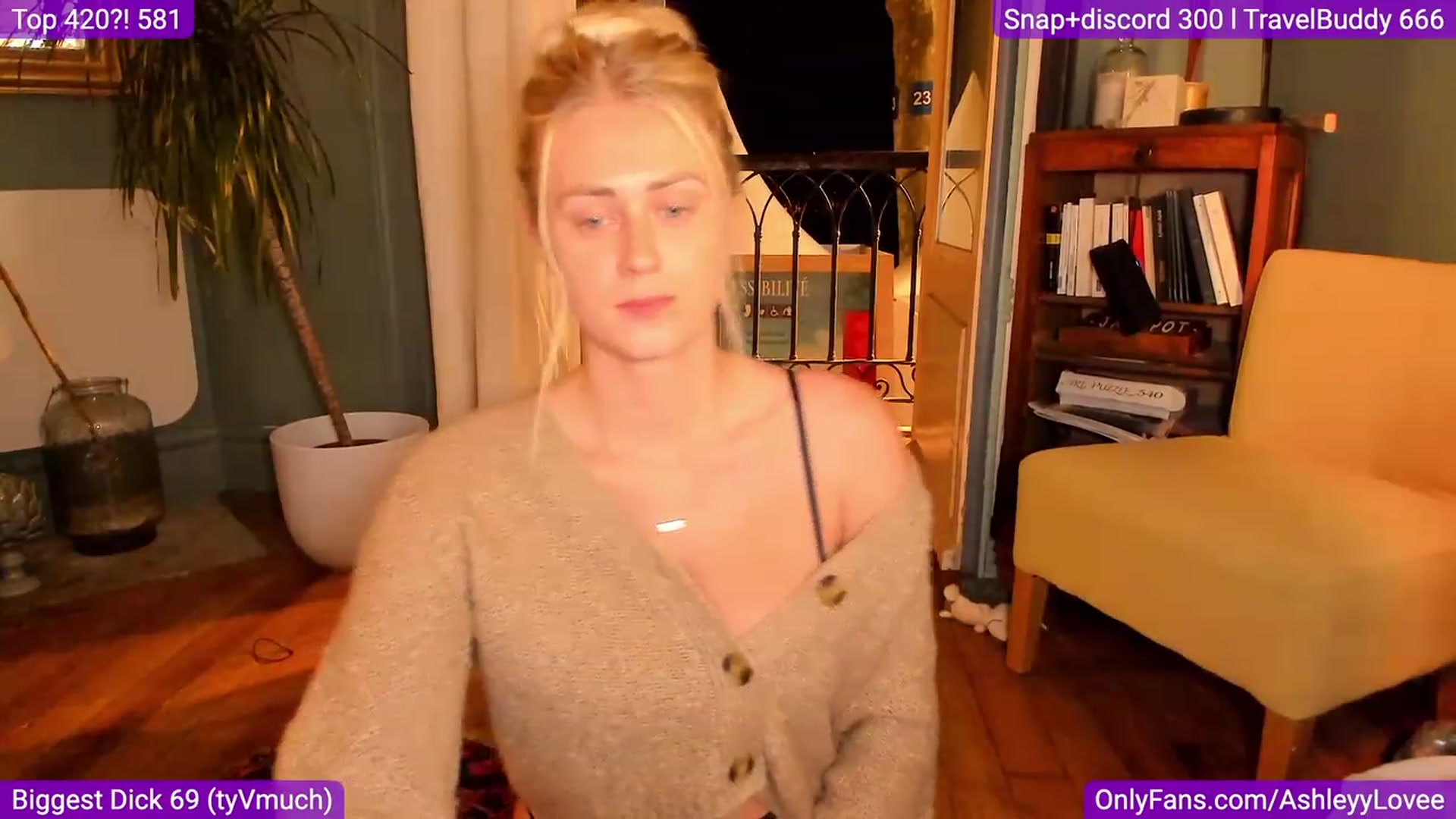 Gallery image thumbnail from AshleyyLovee's myfreecams stream on, 09/19/2023, 20:26 image 5 of 20