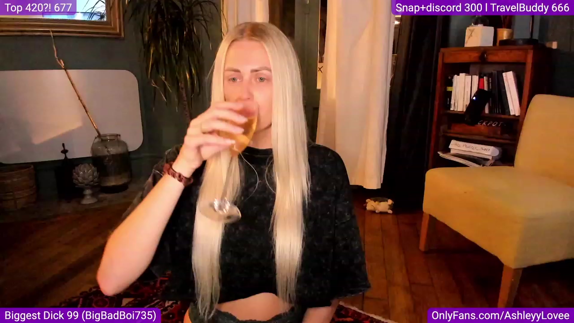 Gallery image thumbnail from AshleyyLovee's myfreecams stream on, 09/24/2023, 20:27 image 18 of 20