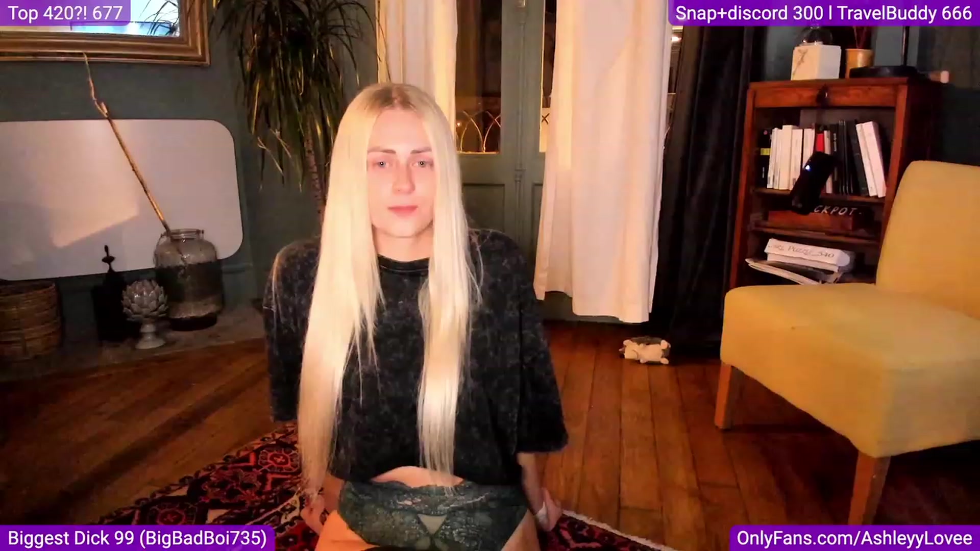 Gallery image thumbnail from AshleyyLovee's myfreecams stream on, 09/24/2023, 20:27 image 14 of 20