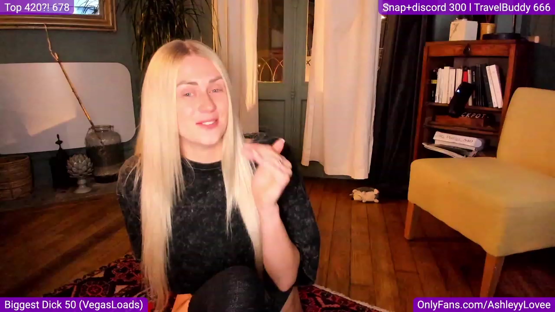 Gallery image thumbnail from AshleyyLovee's myfreecams stream on, 09/24/2023, 20:27 image 6 of 20