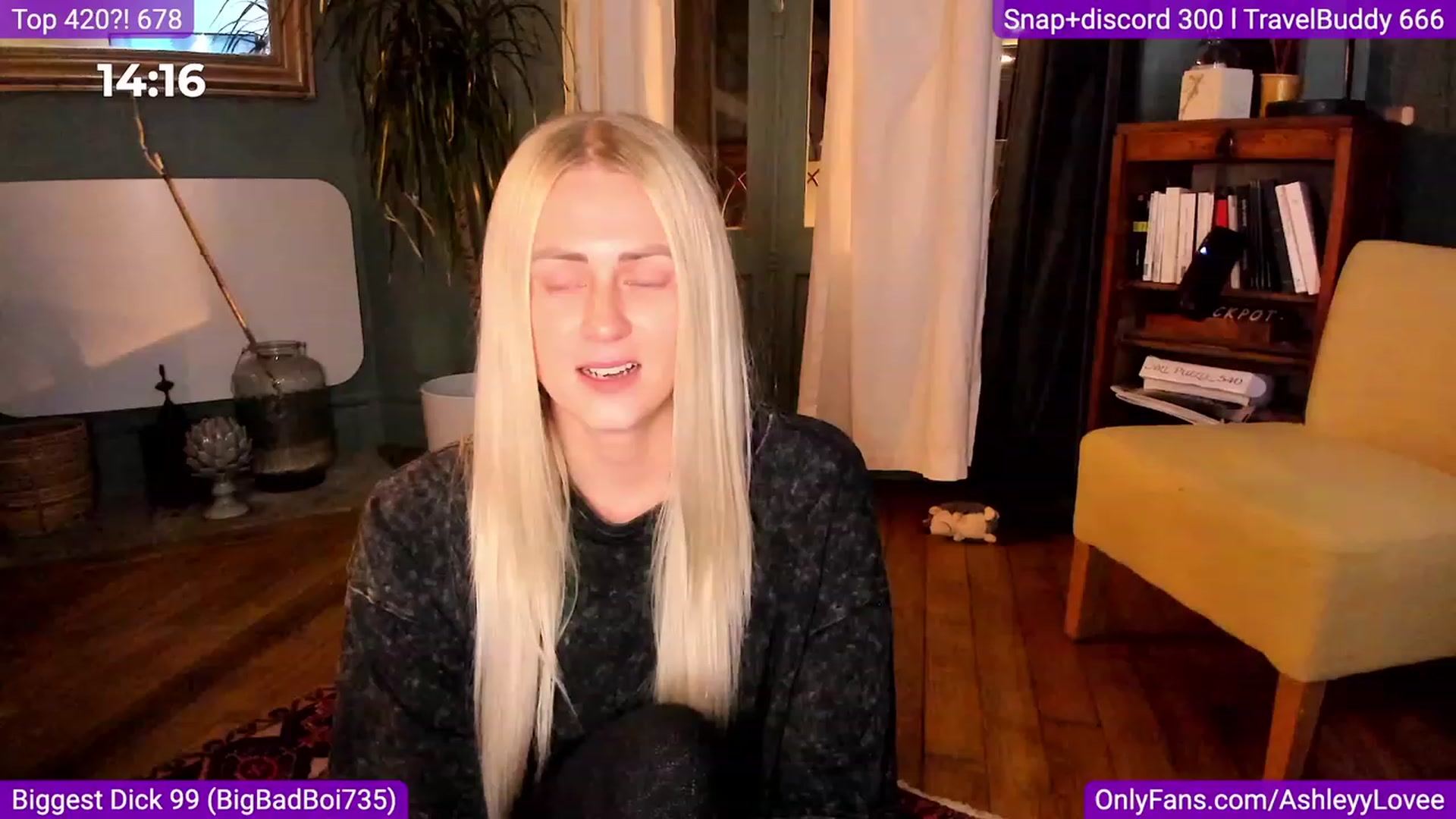 Gallery image thumbnail from AshleyyLovee's myfreecams stream on, 09/24/2023, 20:56 image 14 of 20