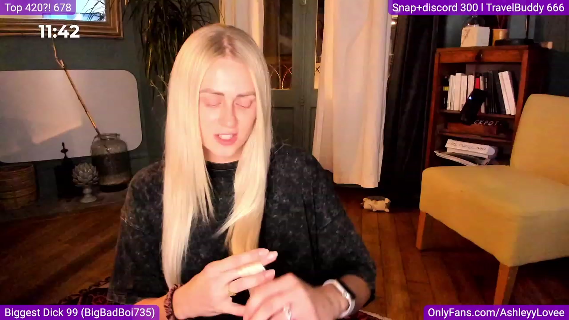 Gallery image thumbnail from AshleyyLovee's myfreecams stream on, 09/24/2023, 20:56 image 16 of 20