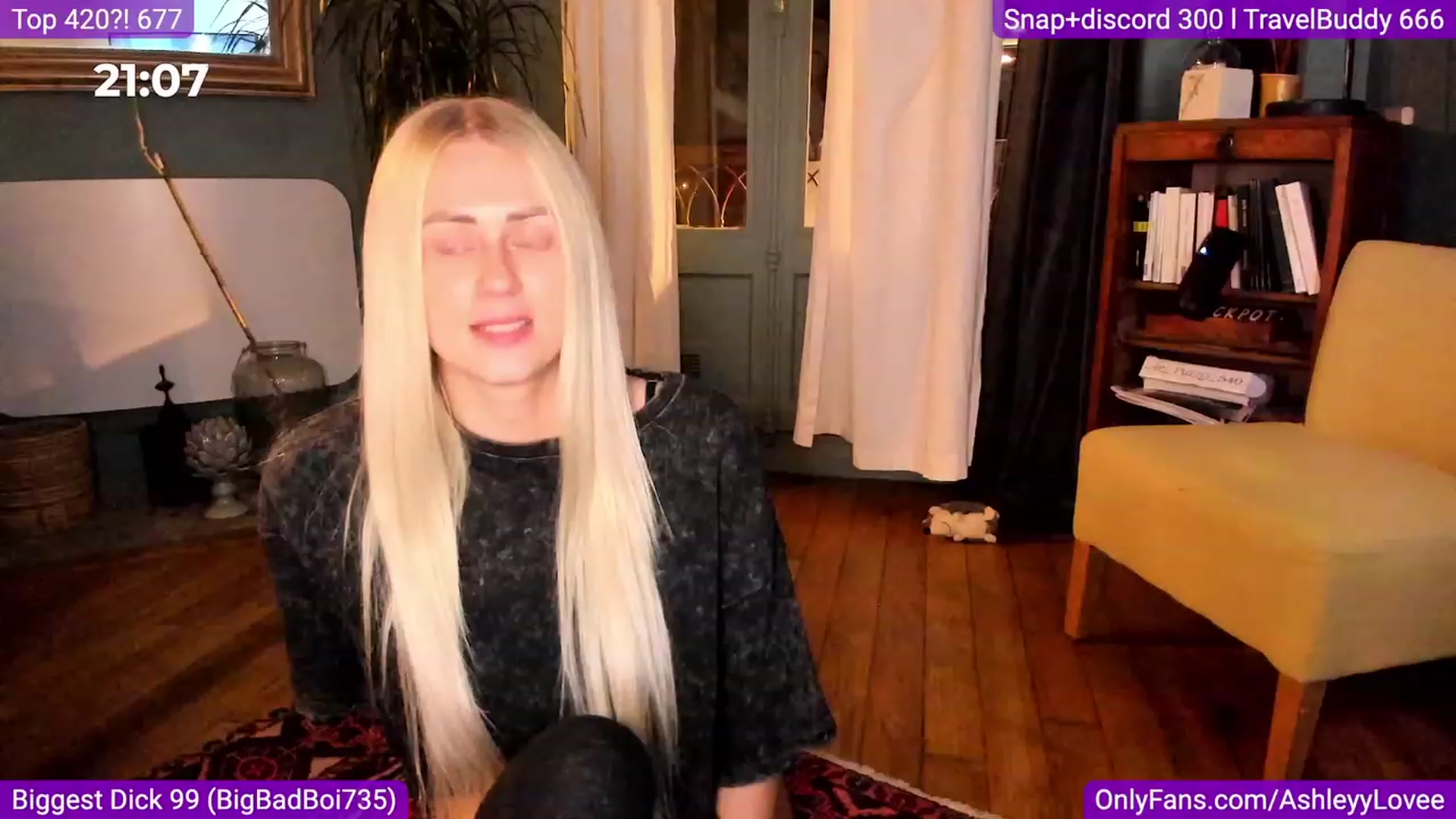 Gallery image thumbnail from AshleyyLovee's myfreecams stream on, 09/24/2023, 20:56 image 10 of 20