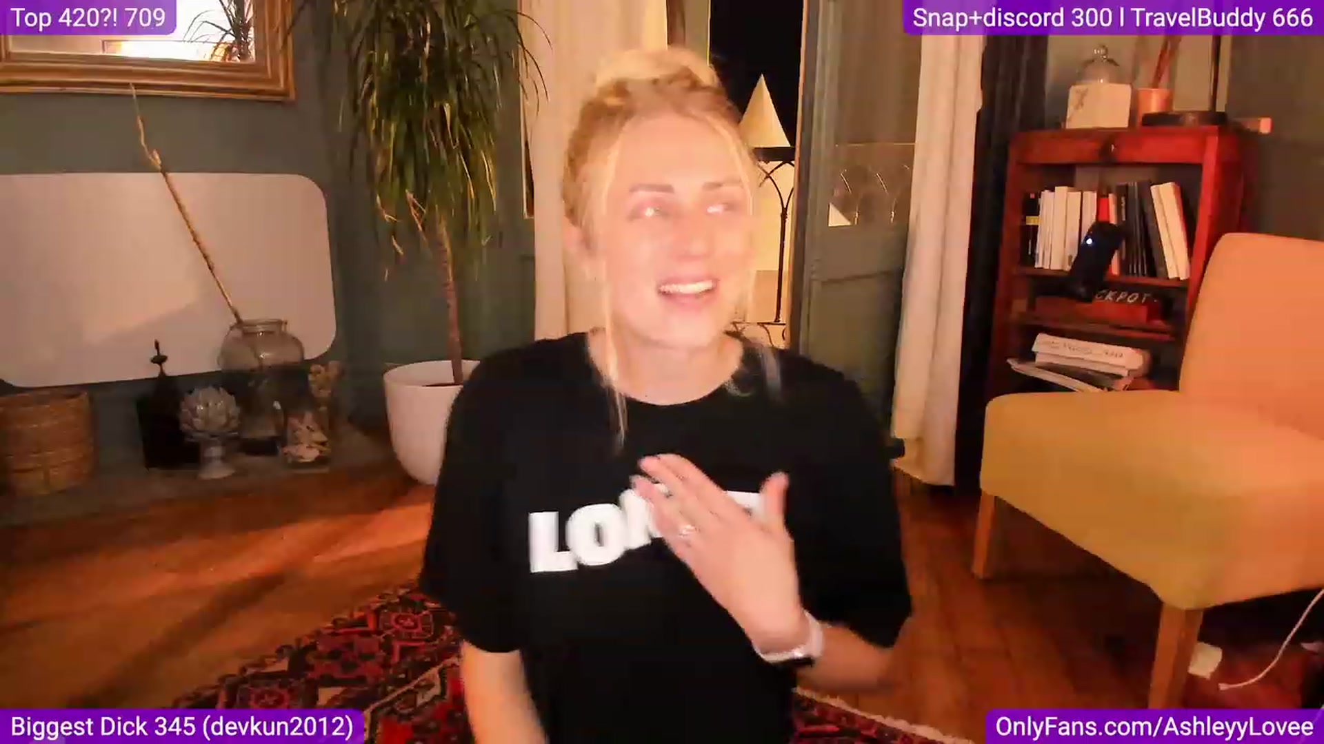 Gallery image thumbnail from AshleyyLovee's myfreecams stream on, 09/26/2023, 20:58 image 16 of 20