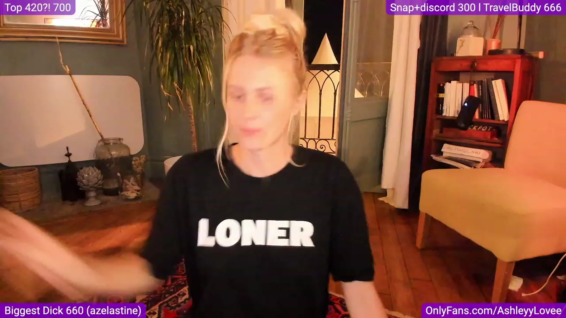 Gallery image thumbnail from AshleyyLovee's myfreecams stream on, 09/26/2023, 21:27 image 3 of 20