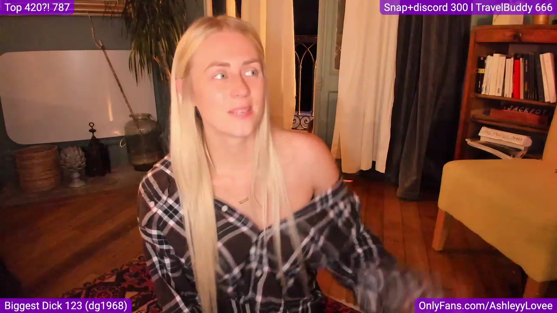 Gallery image thumbnail from AshleyyLovee's myfreecams stream on, 09/29/2023, 22:06 image 15 of 20