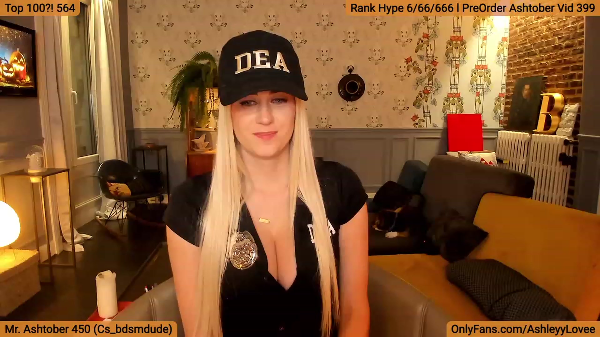 Gallery image thumbnail from AshleyyLovee's myfreecams stream on, 10/01/2023, 22:45 image 10 of 20