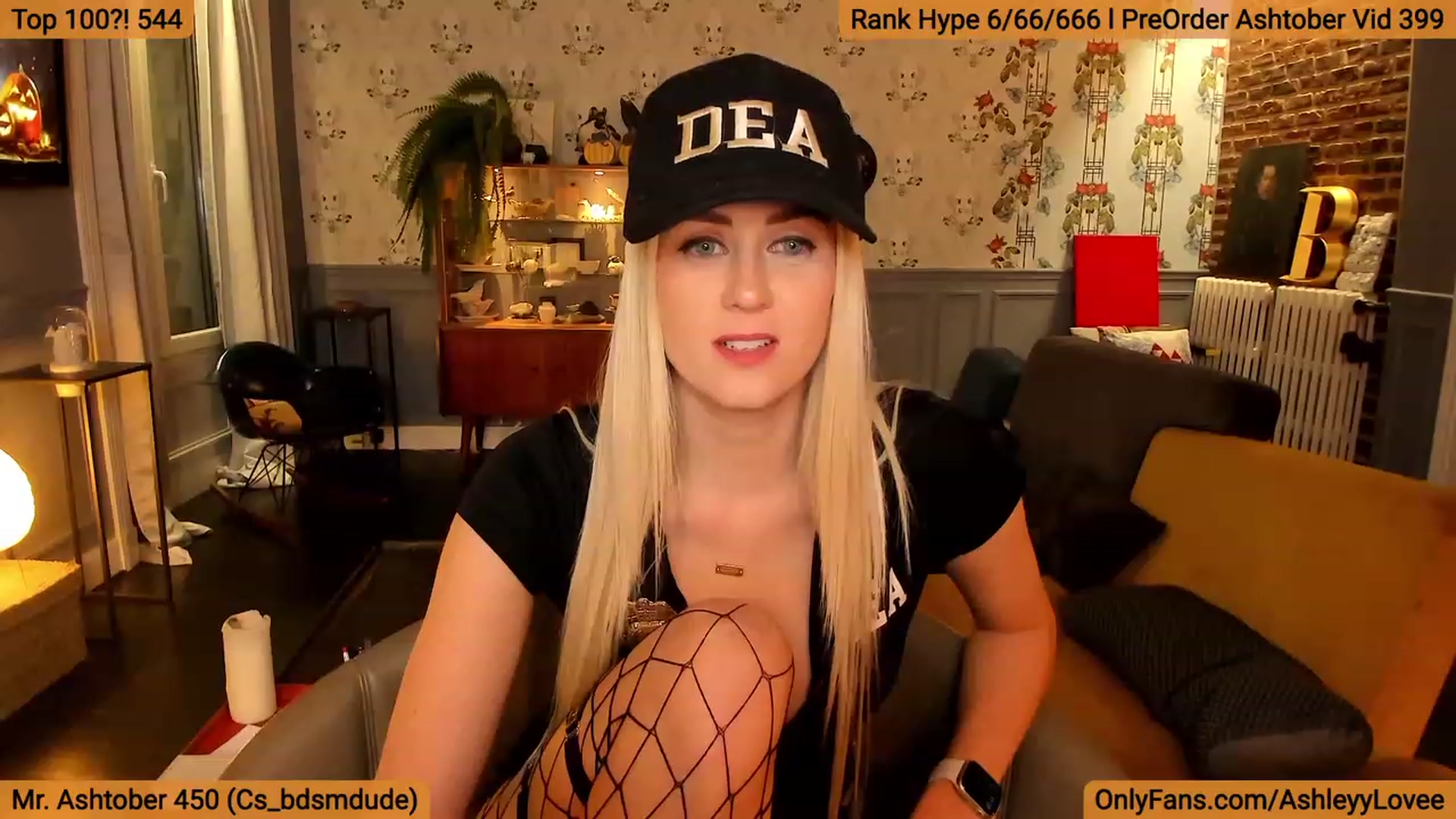 Gallery image thumbnail from AshleyyLovee's myfreecams stream on, 10/01/2023, 22:45 image 6 of 20