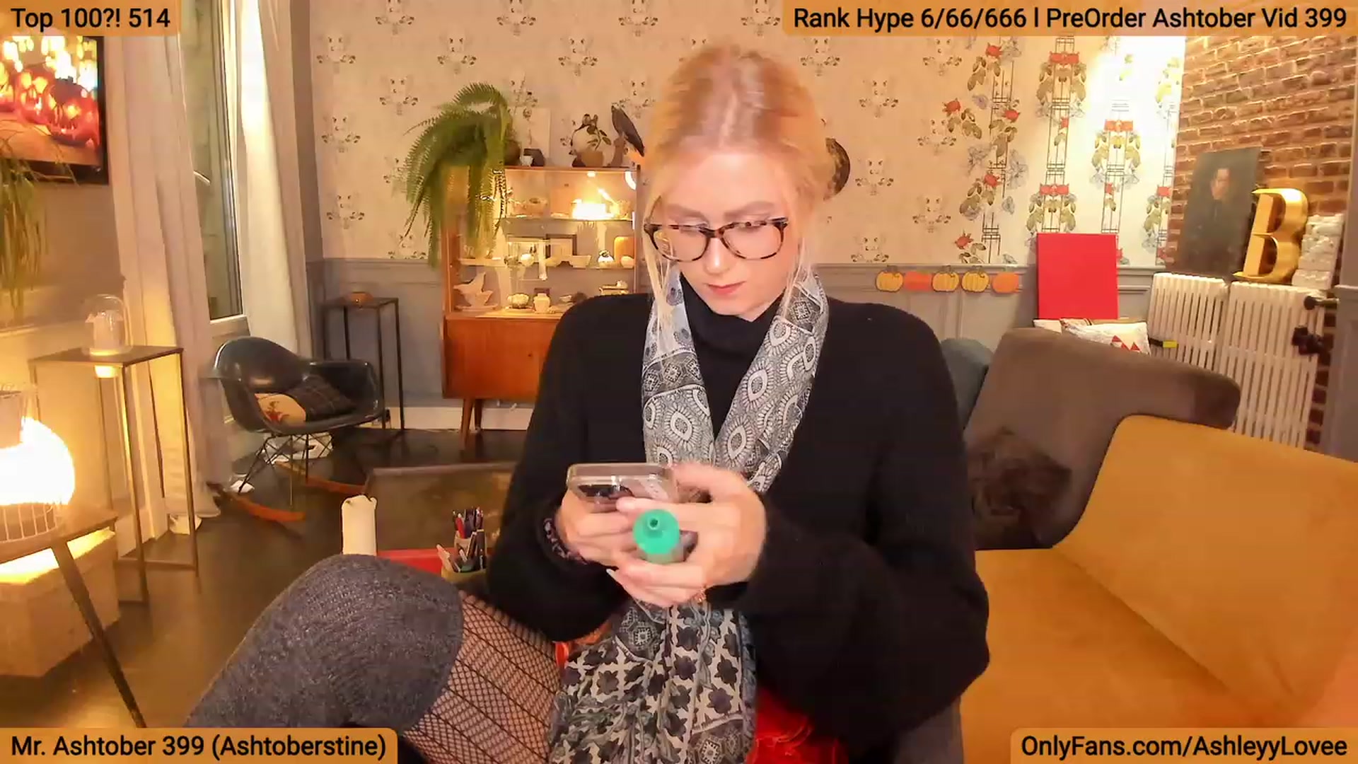 Gallery image thumbnail from AshleyyLovee's myfreecams stream on, 10/03/2023, 21:07 image 3 of 20