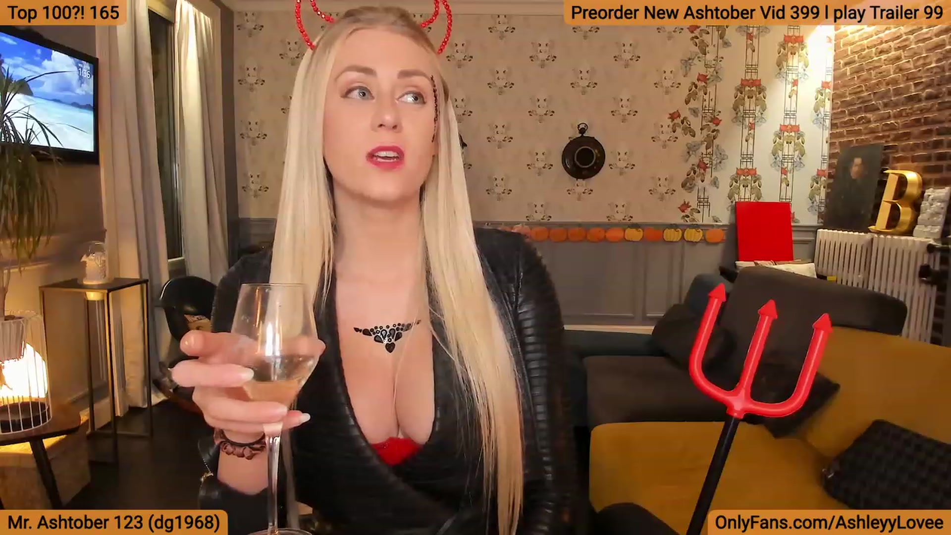 Gallery image thumbnail from AshleyyLovee's myfreecams stream on, 10/11/2023, 21:23 image 6 of 20