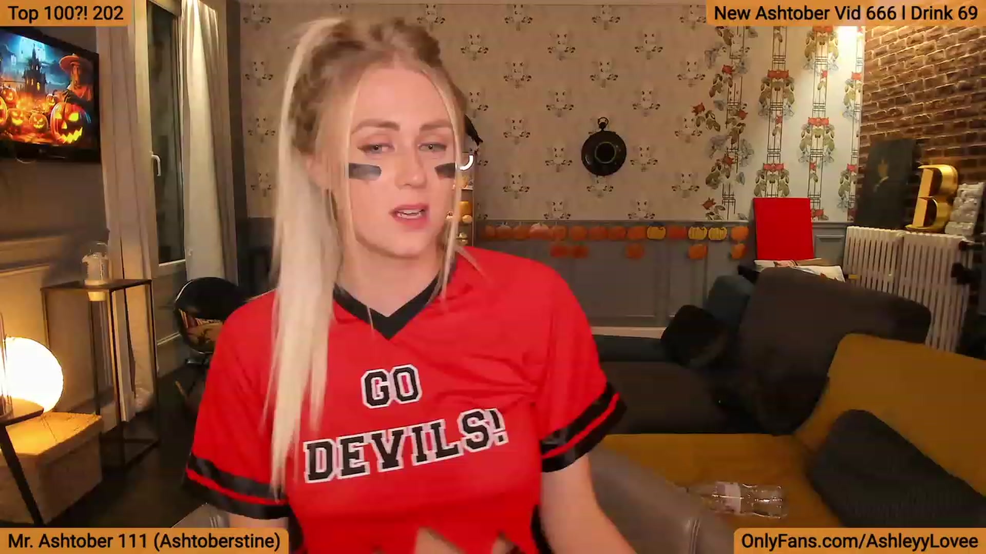 Gallery image thumbnail from AshleyyLovee's myfreecams stream on, 10/15/2023, 23:35 image 17 of 20