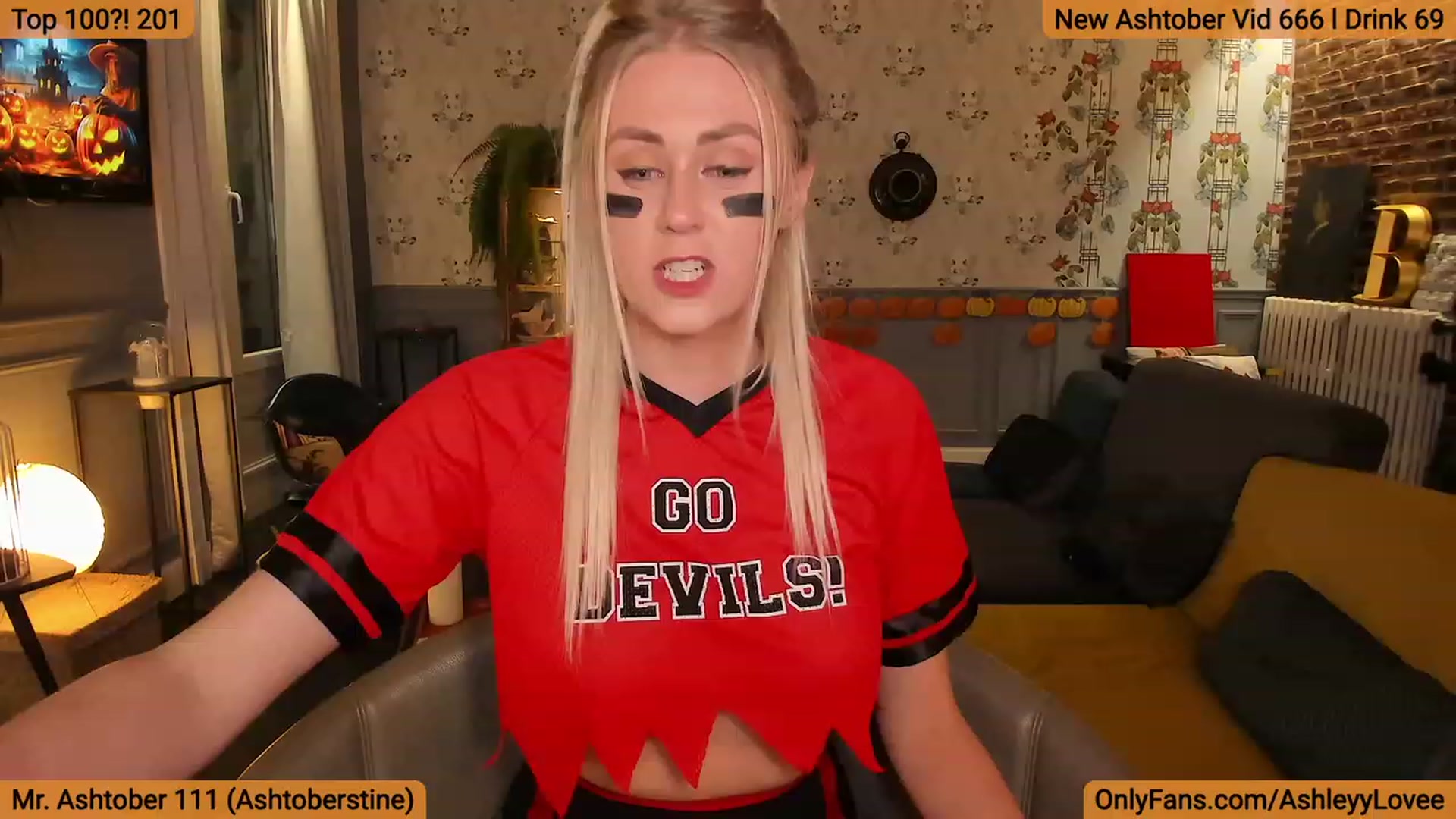 Gallery image thumbnail from AshleyyLovee's myfreecams stream on, 10/15/2023, 23:35 image 7 of 20