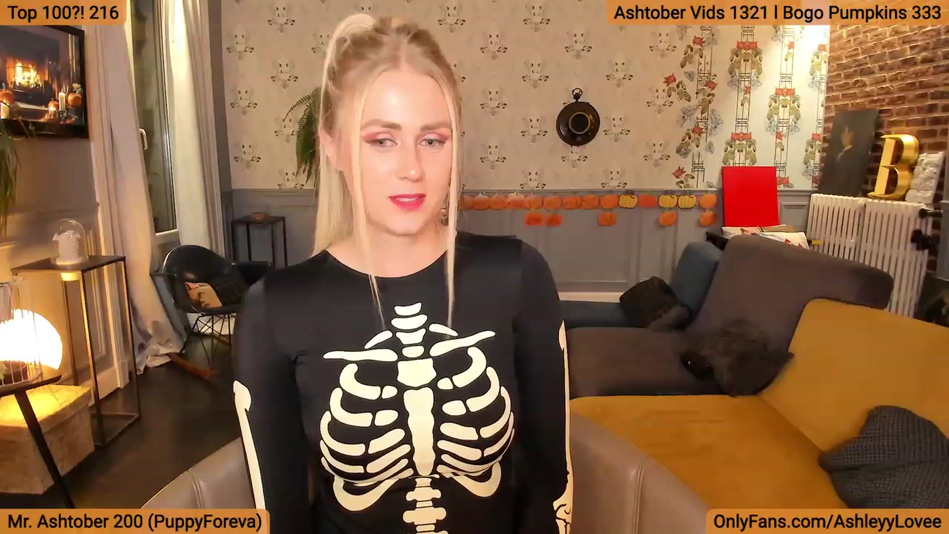 Gallery image thumbnail from AshleyyLovee's myfreecams stream on, 10/17/2023, 21:41 image 10 of 20