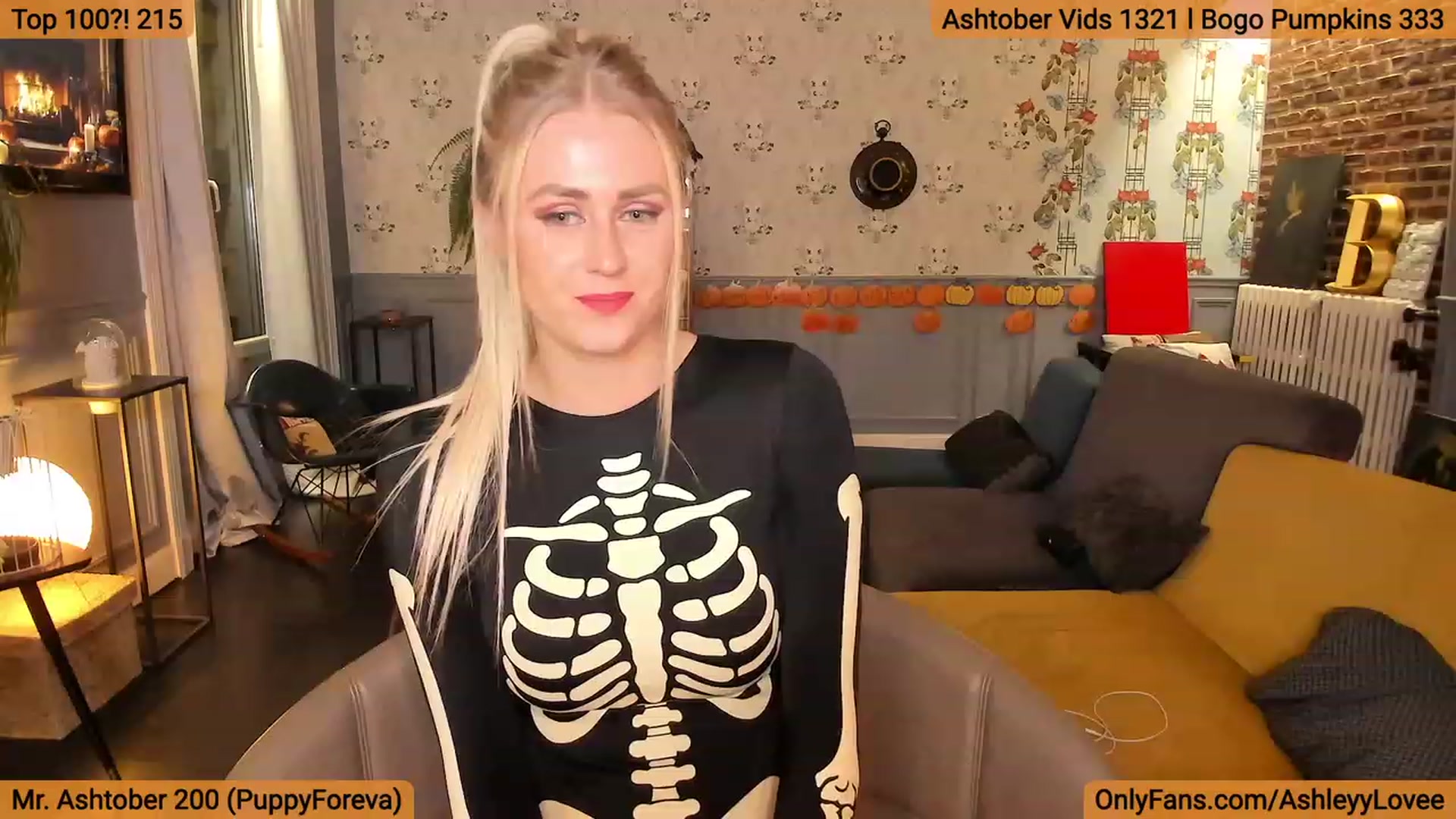 Gallery image thumbnail from AshleyyLovee's myfreecams stream on, 10/17/2023, 21:41 image 18 of 20