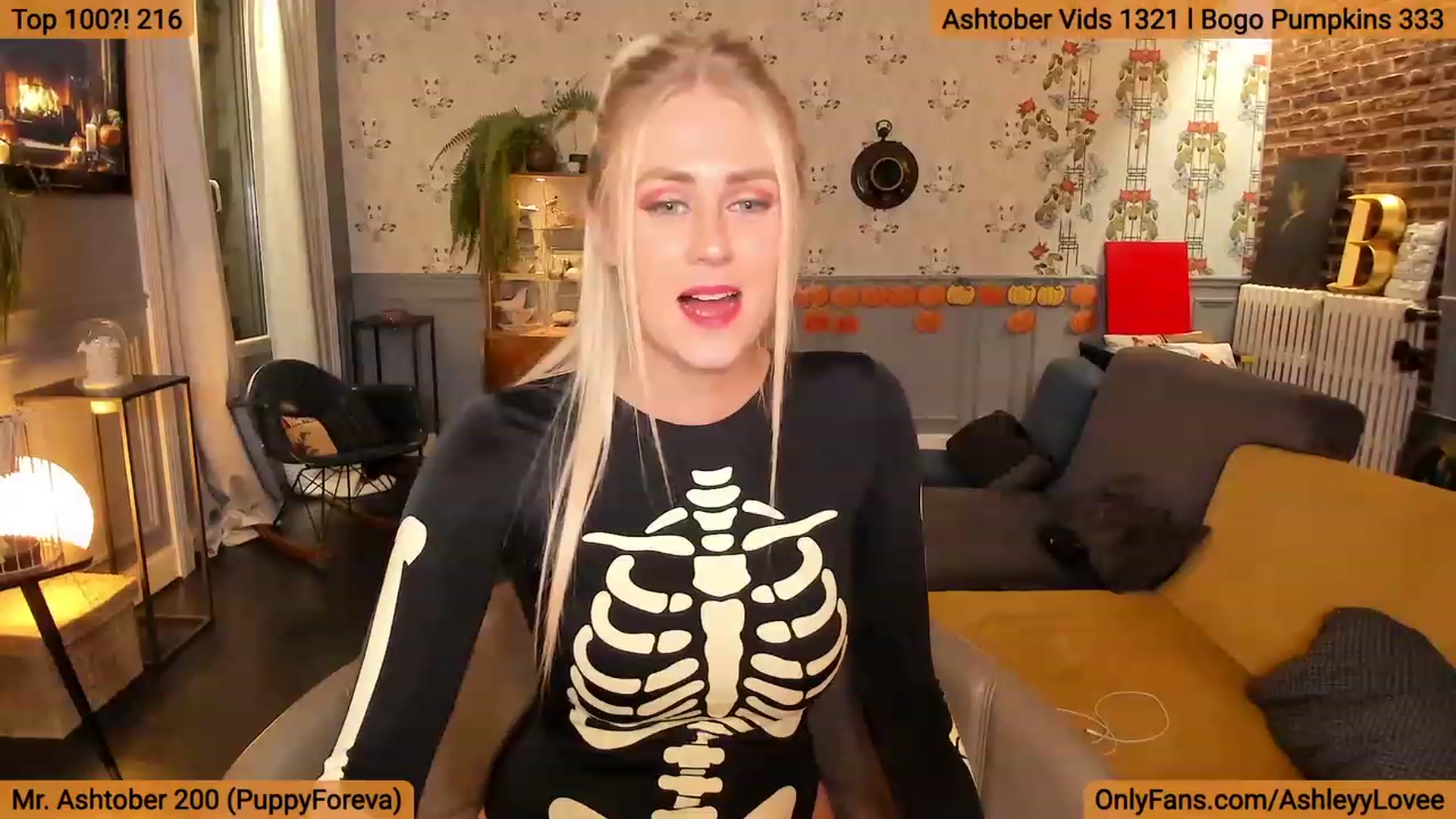 Gallery image thumbnail from AshleyyLovee's myfreecams stream on, 10/17/2023, 21:41 image 14 of 20