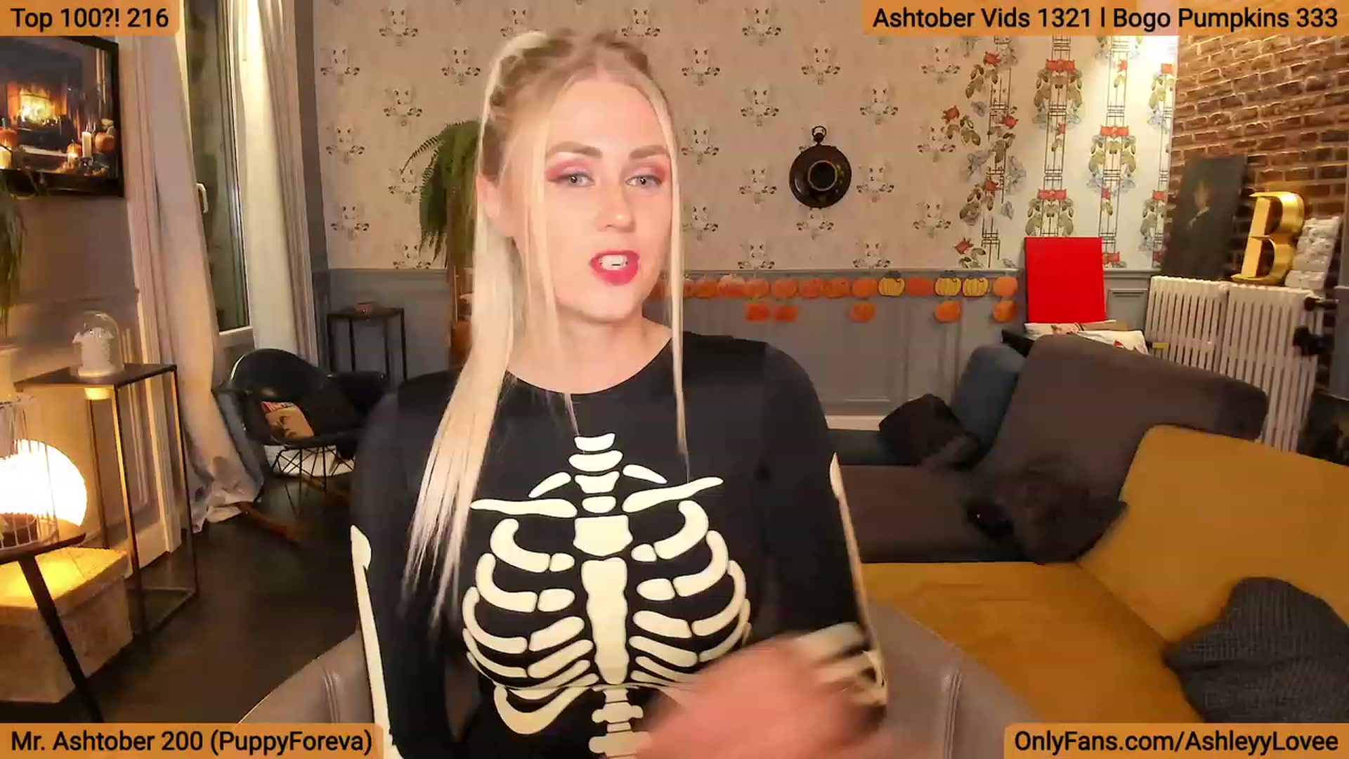 Gallery image thumbnail from AshleyyLovee's myfreecams stream on, 10/17/2023, 21:41 image 4 of 20